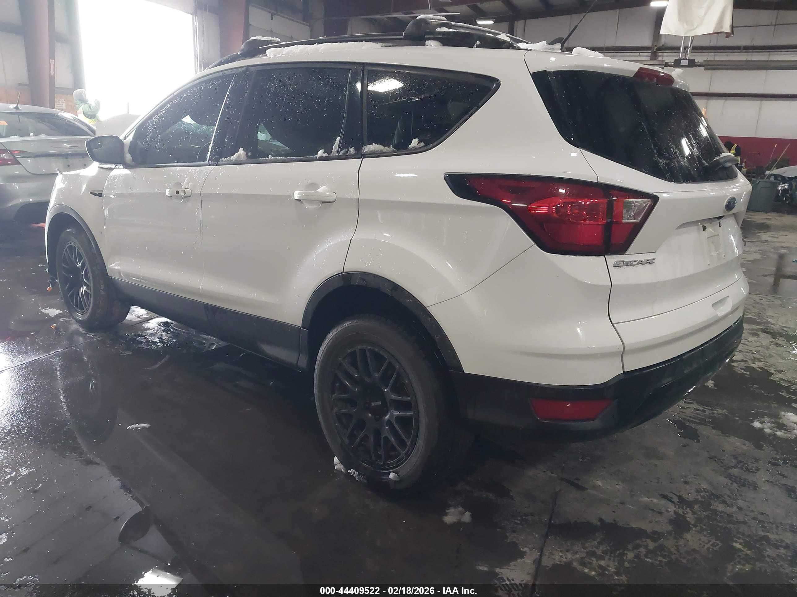 FORD ESCAPE image 3