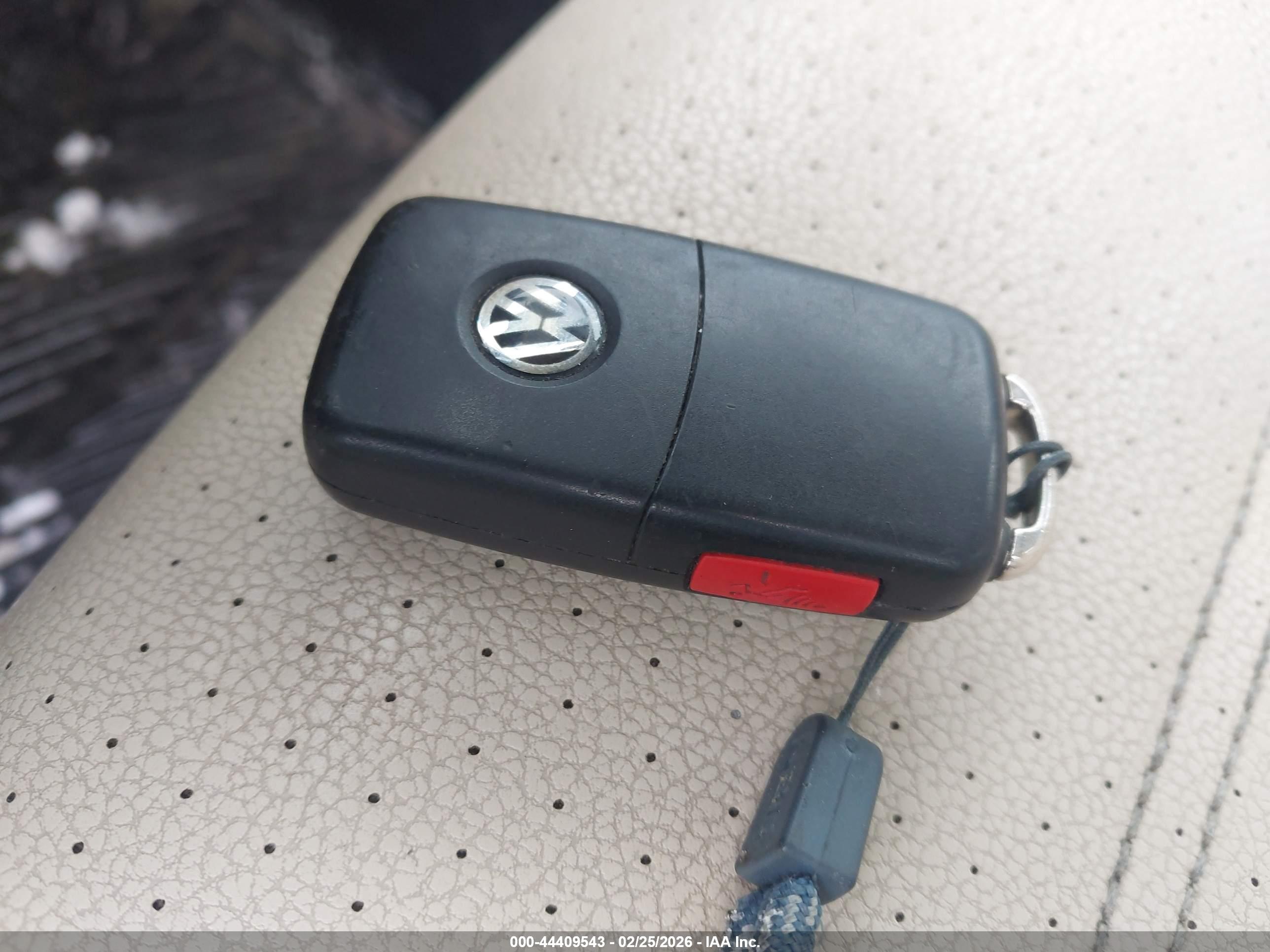 VOLKSWAGEN PASSAT image 11