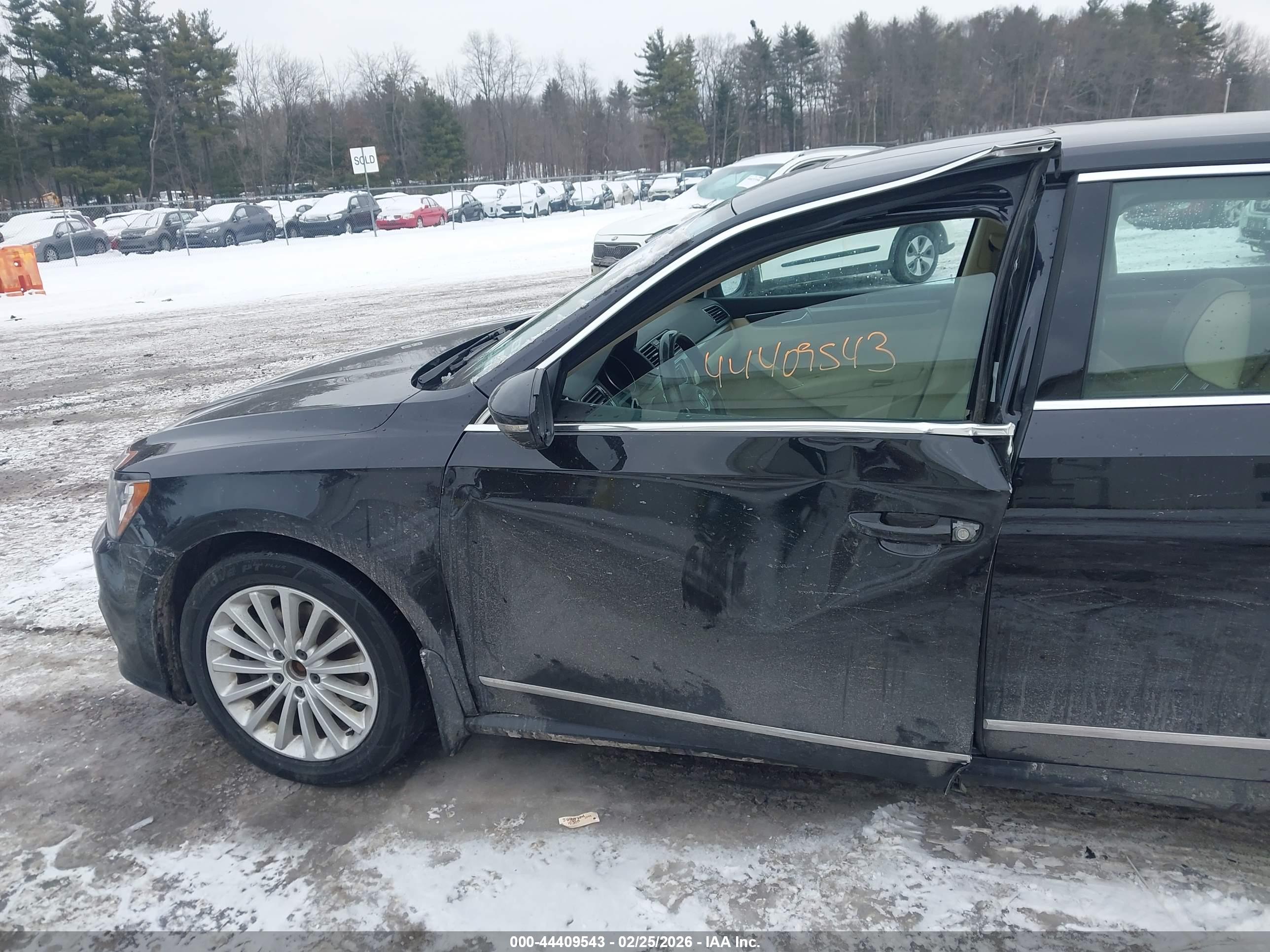 VOLKSWAGEN PASSAT image 6