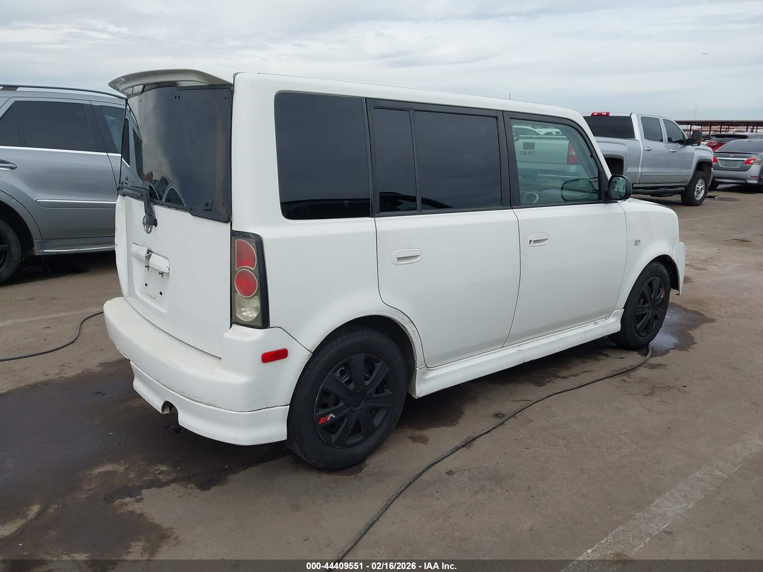 SCION XB image 4