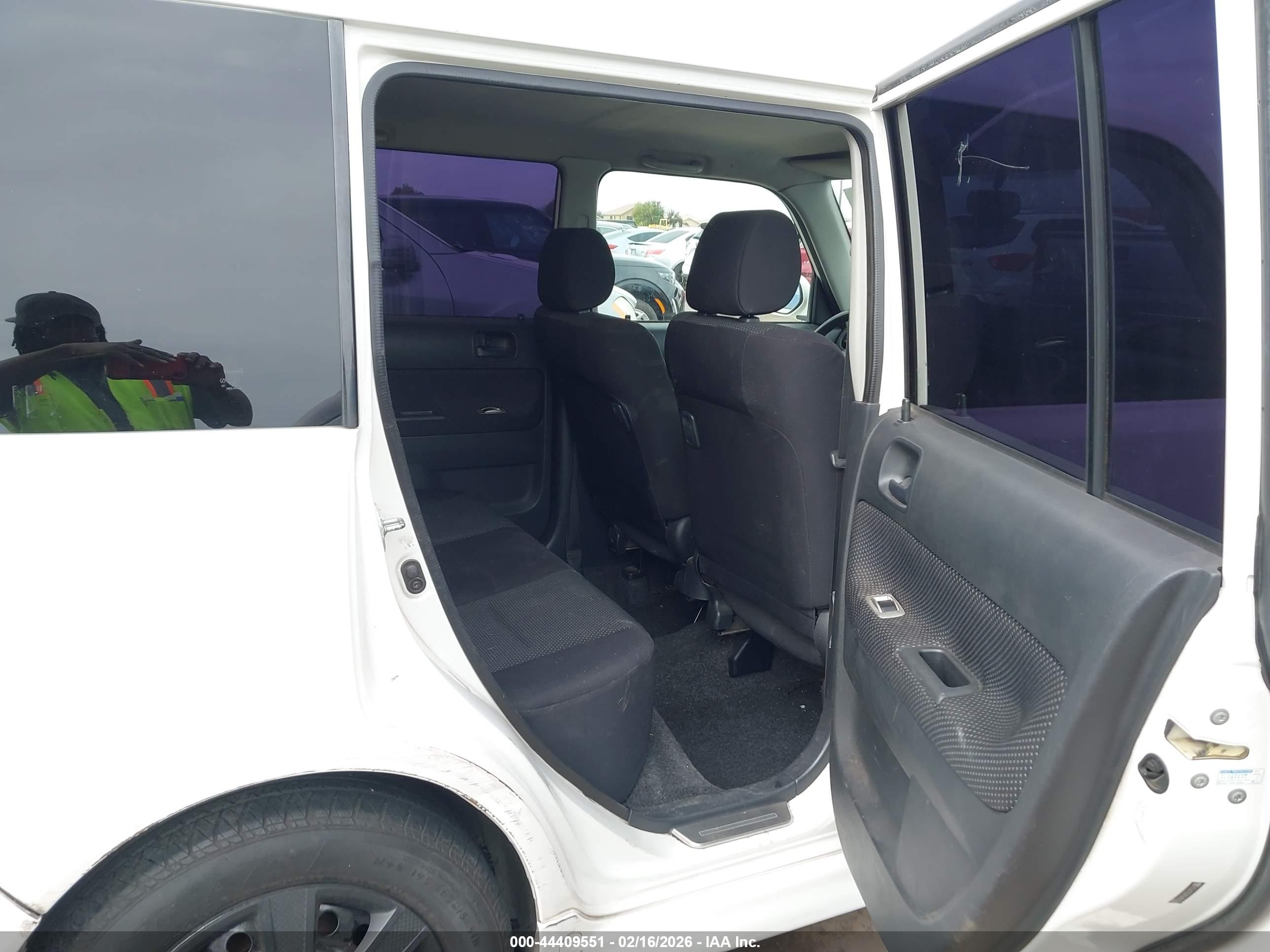 SCION XB image 8