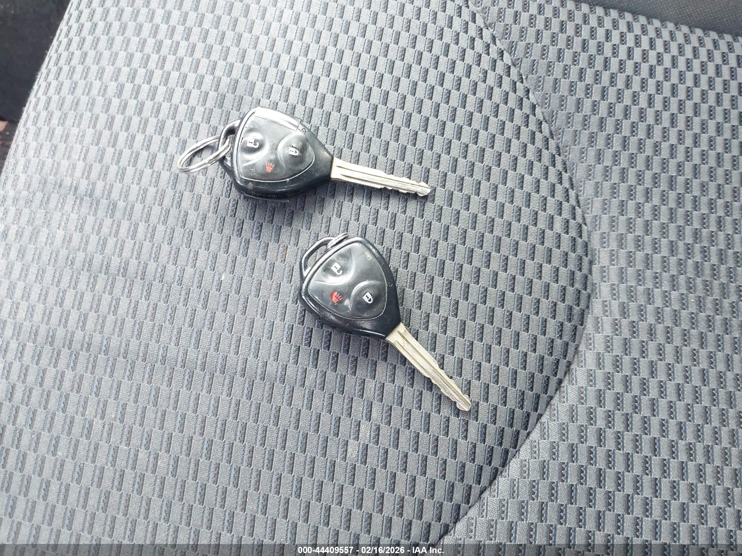 TOYOTA RAV4 image 11