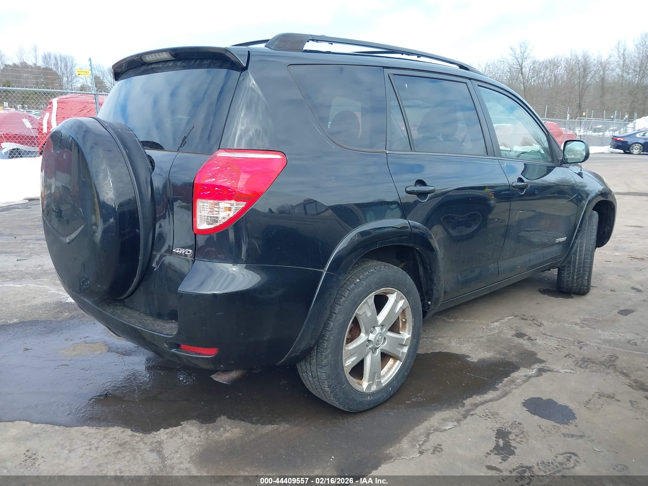 TOYOTA RAV4 image 4