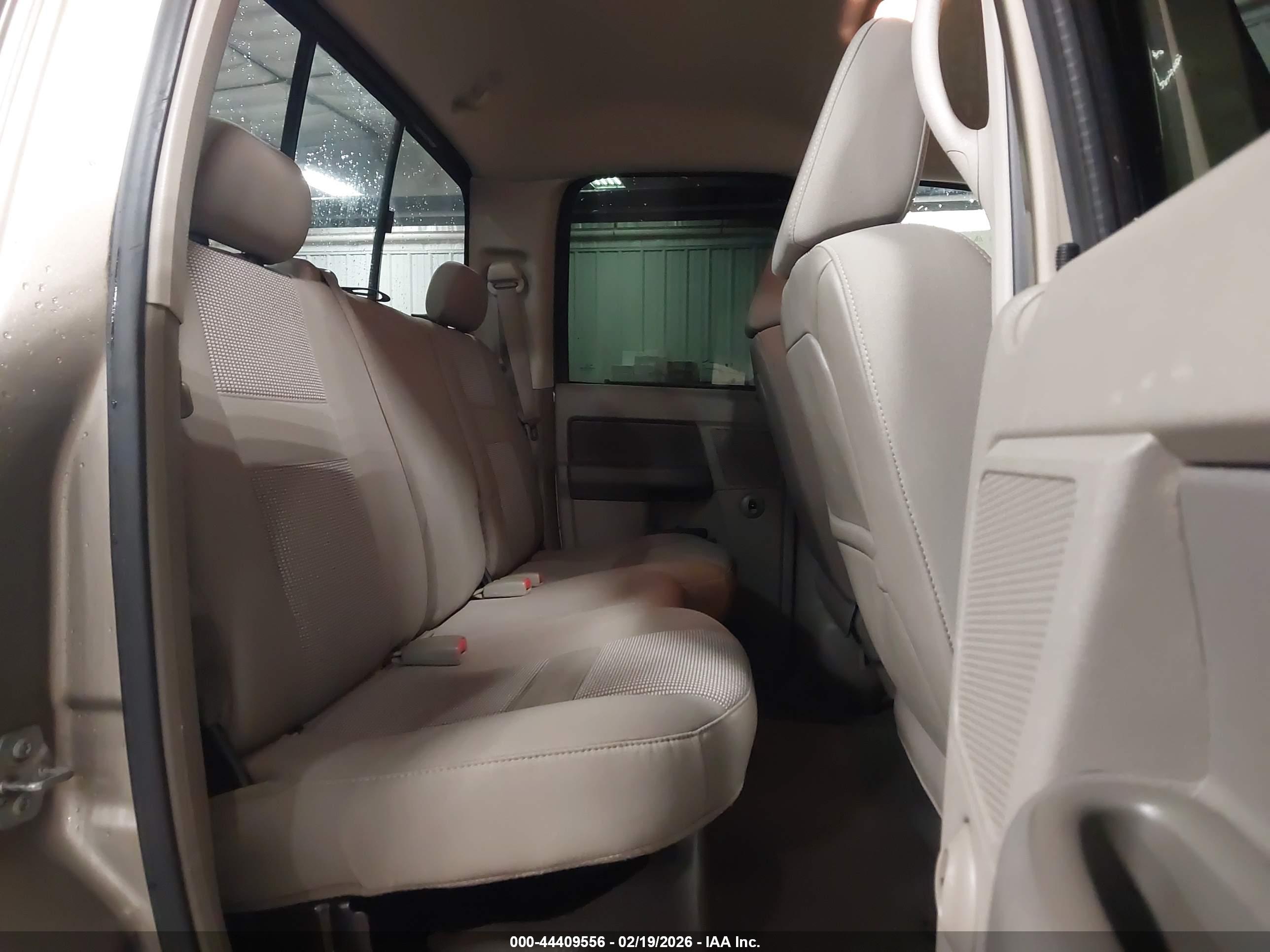 DODGE RAM image 8