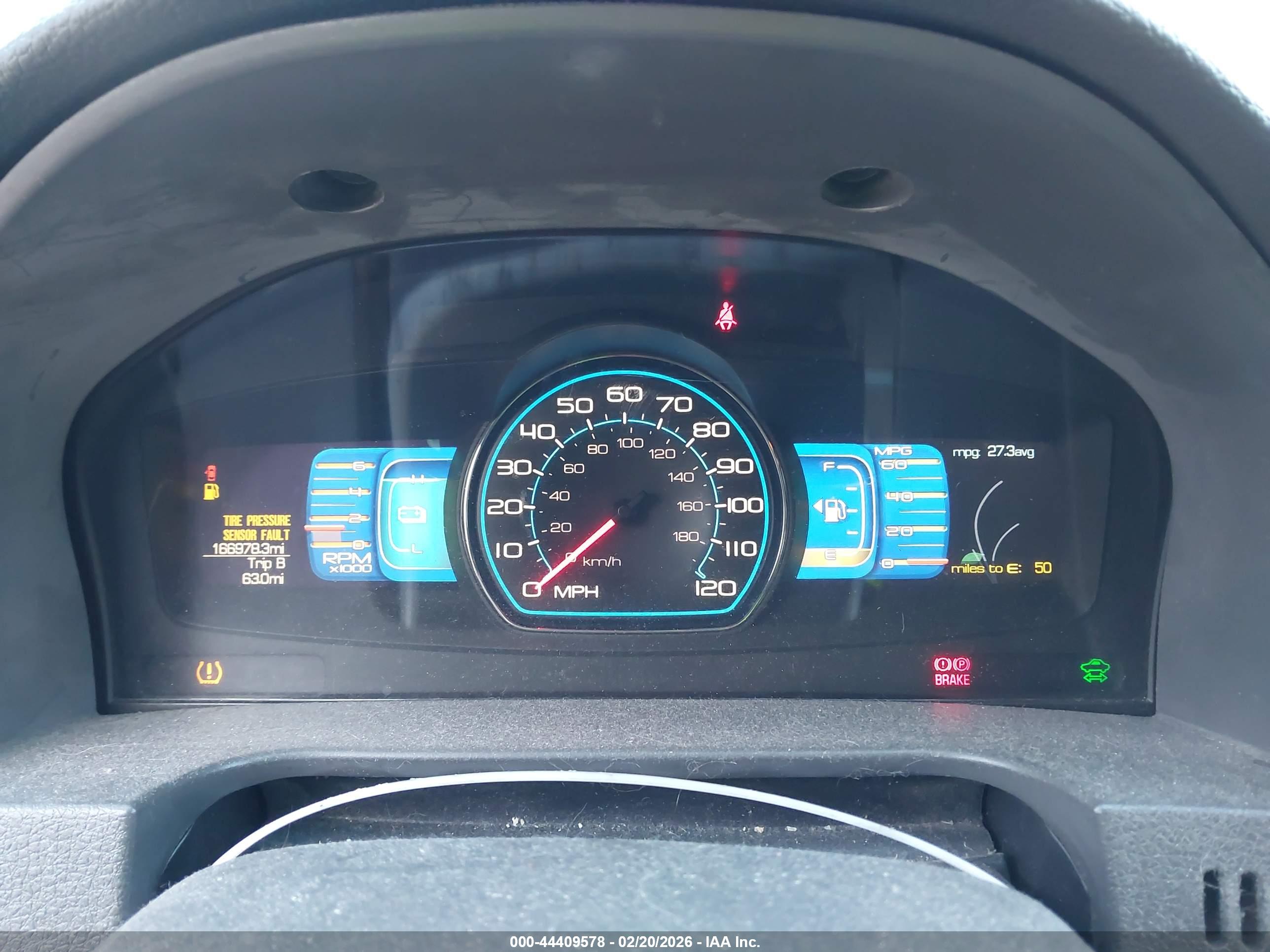 FORD FUSION image 7