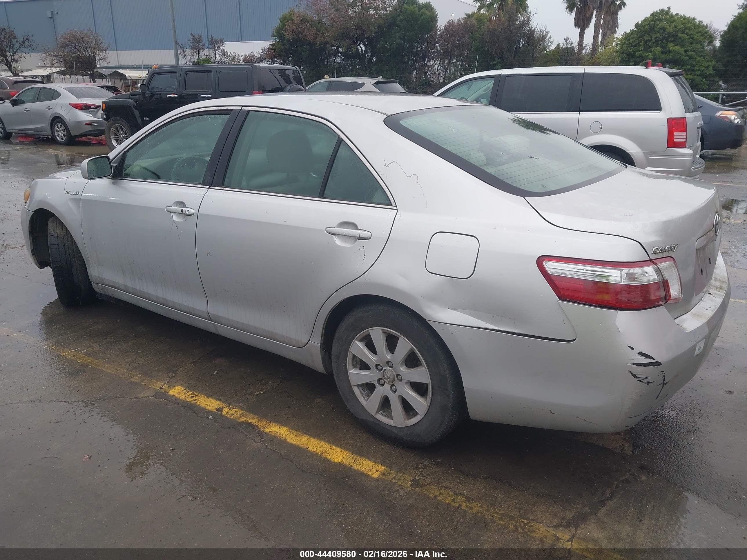 TOYOTA CAMRY image 3