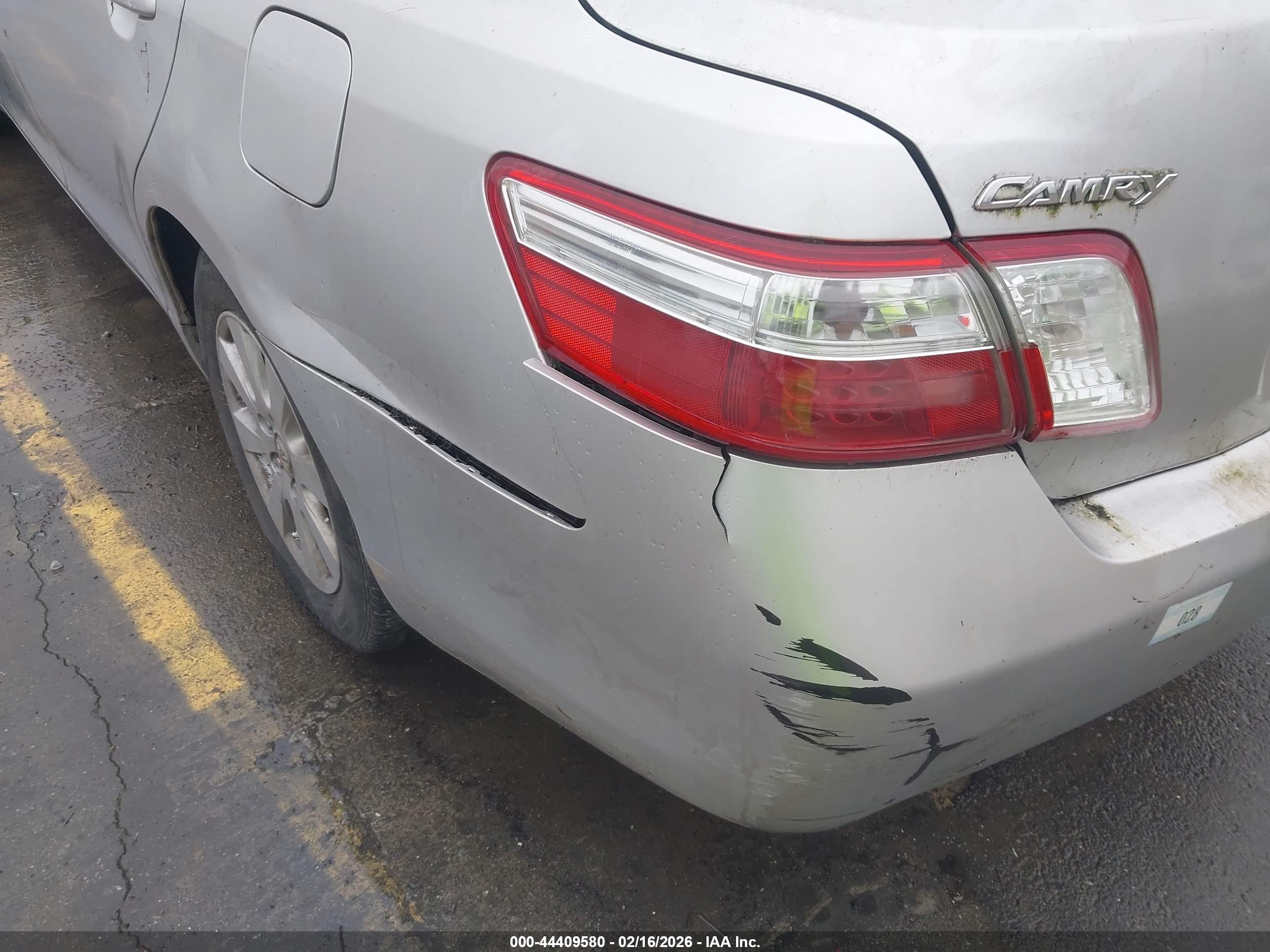 TOYOTA CAMRY image 6