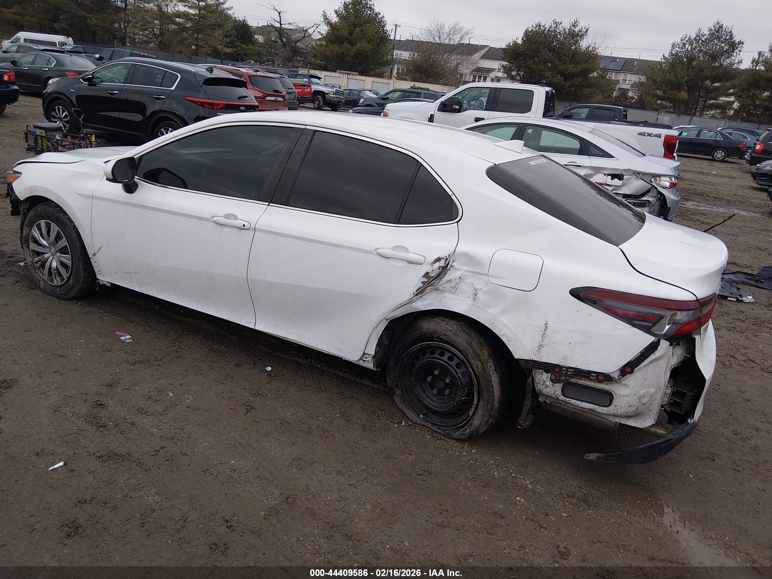 TOYOTA CAMRY image 3