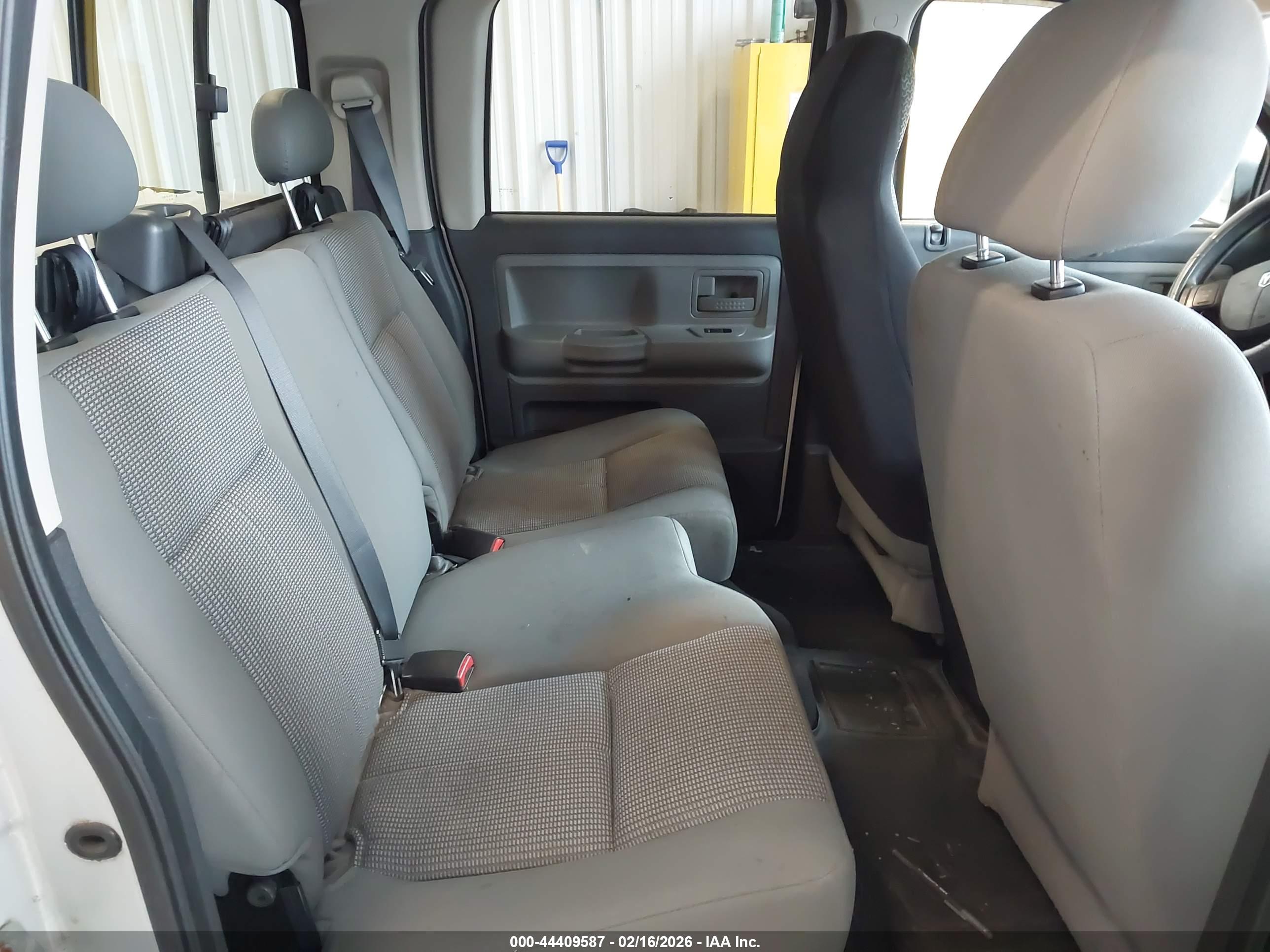 DODGE DAKOTA image 8