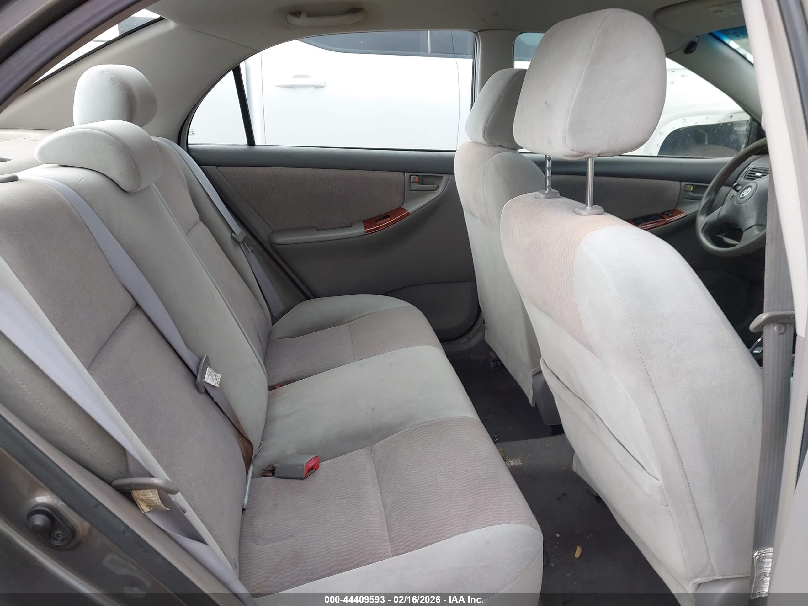 TOYOTA COROLLA image 8