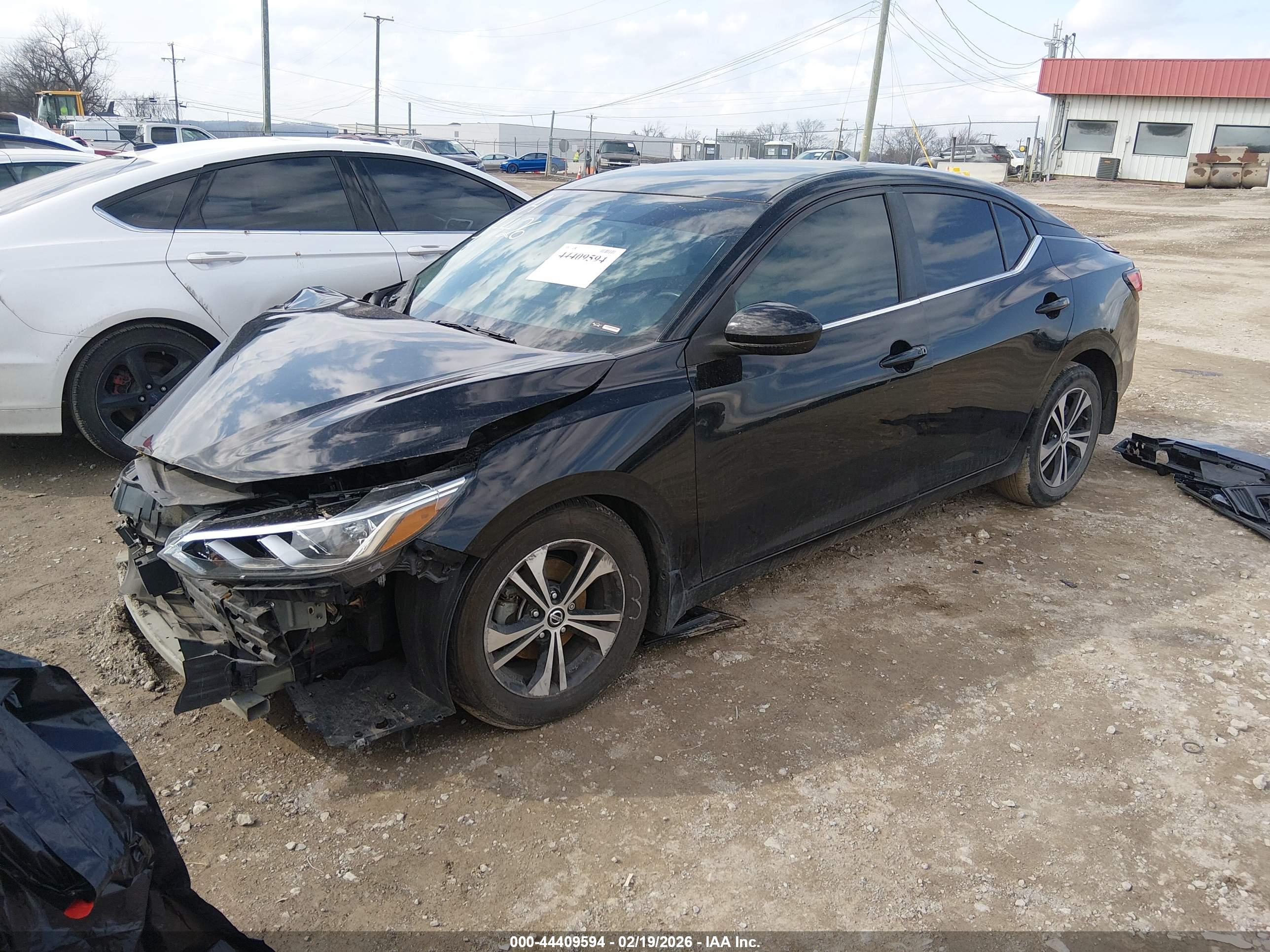 NISSAN SENTRA image 2