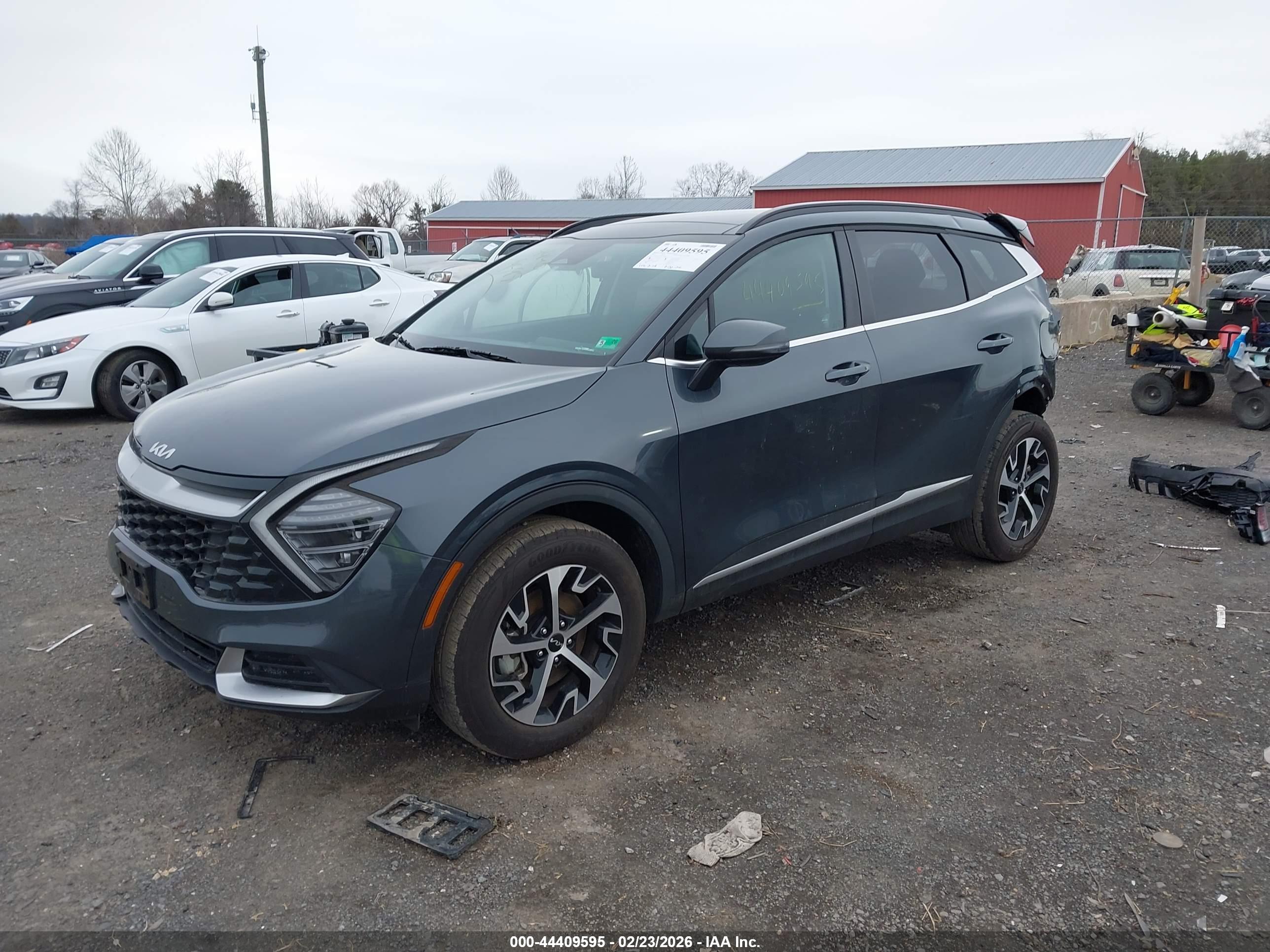 KIA SPORTAGE image 2