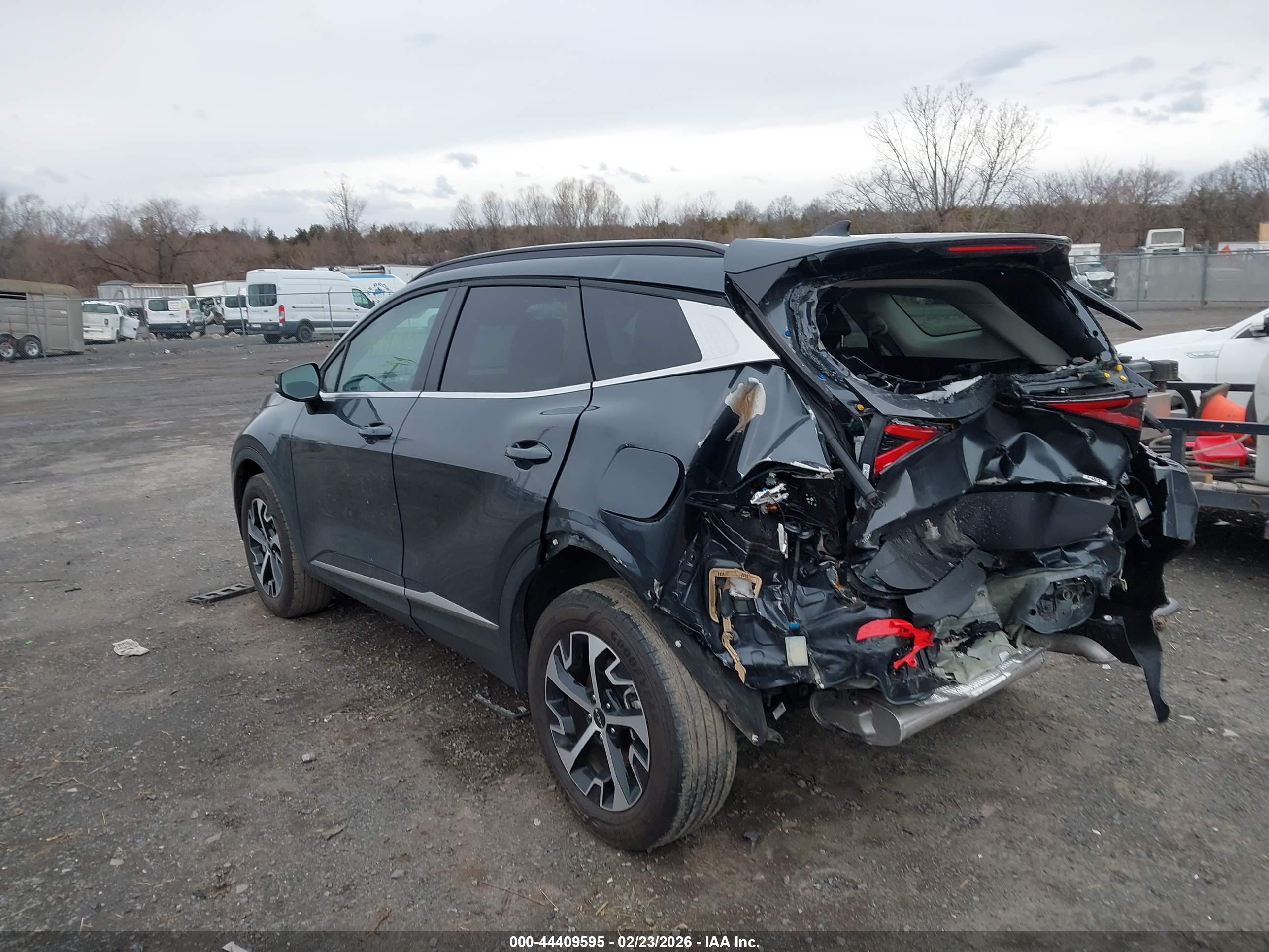 KIA SPORTAGE image 3