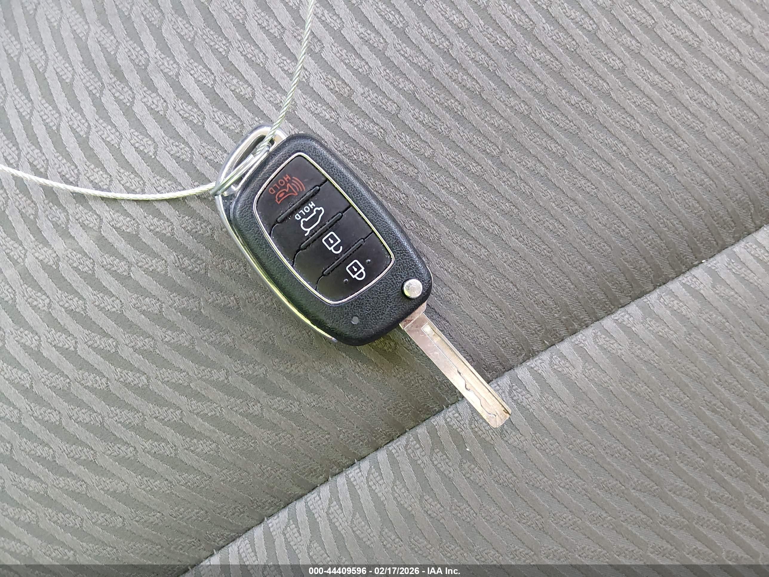 HYUNDAI SANTA image 11