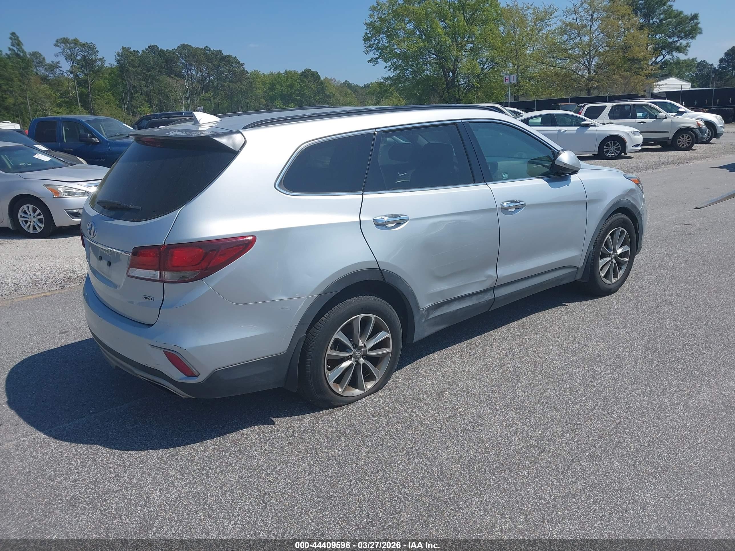 HYUNDAI SANTA image 4