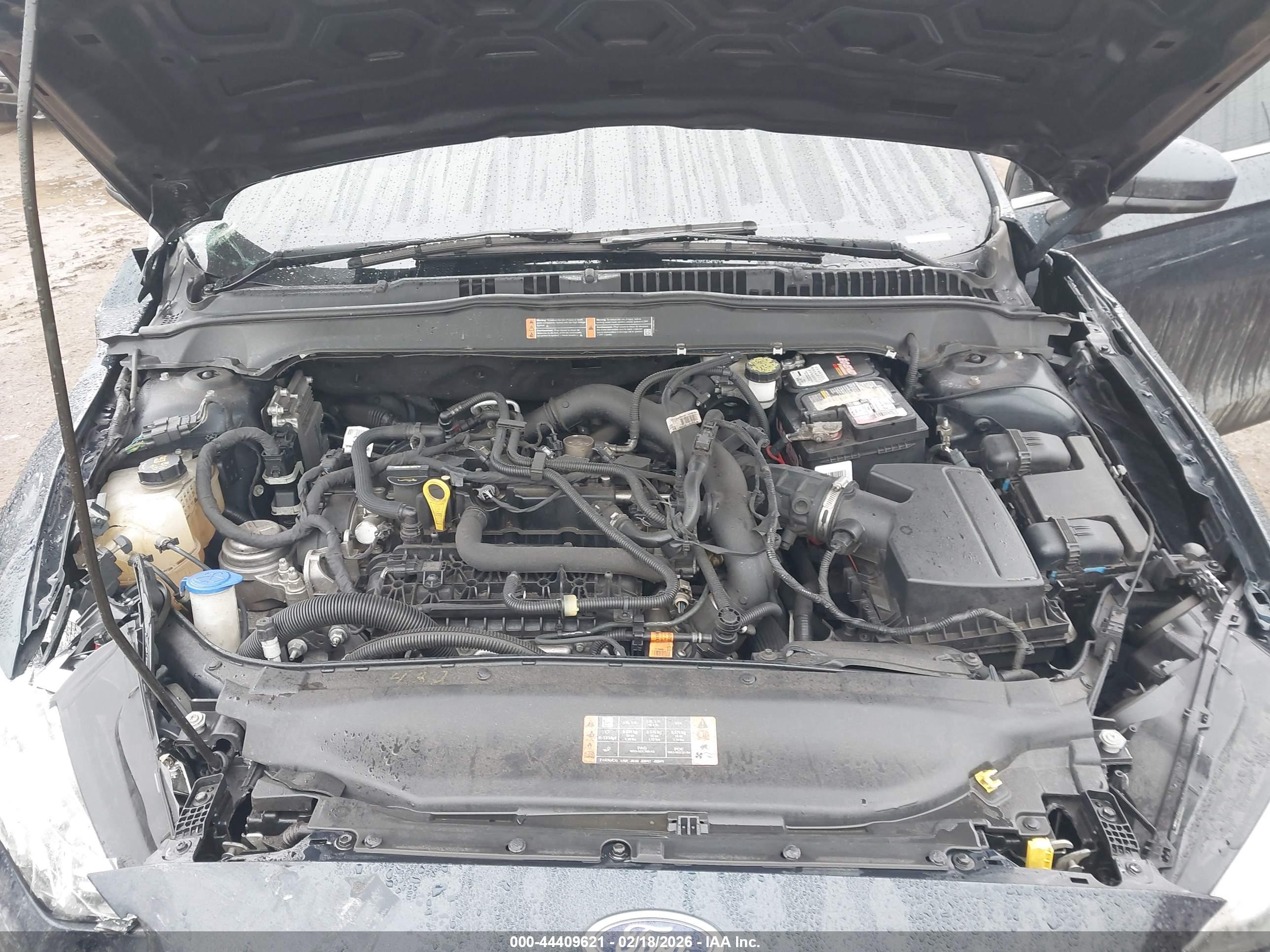 FORD FUSION image 10