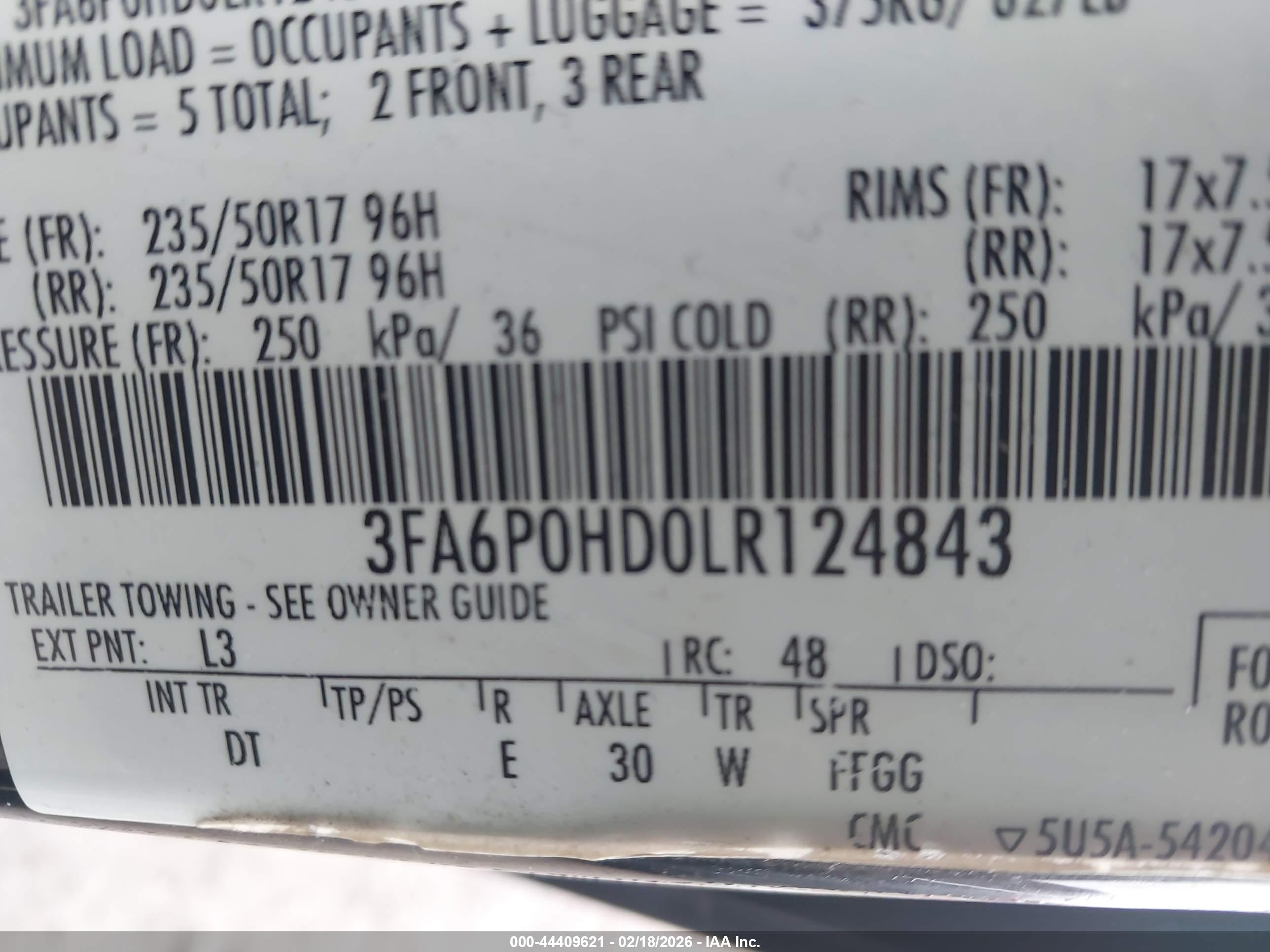 FORD FUSION image 9