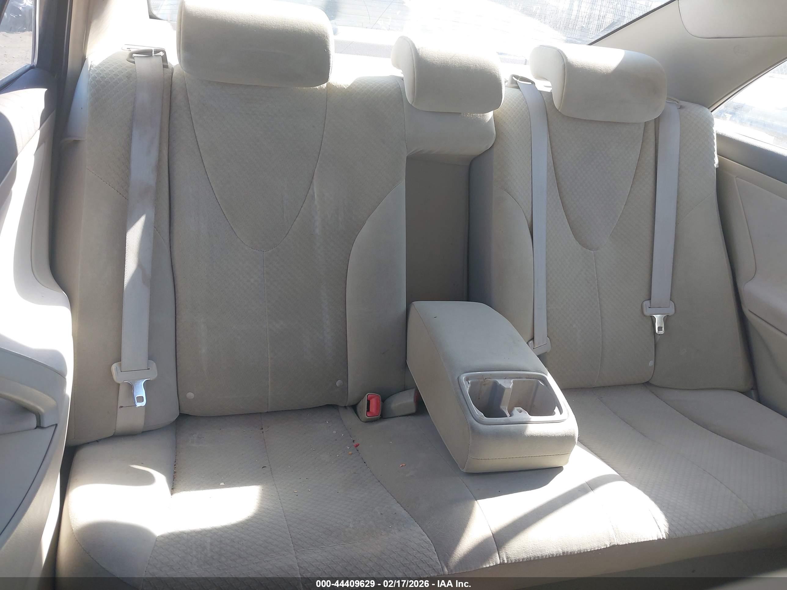 TOYOTA CAMRY image 8