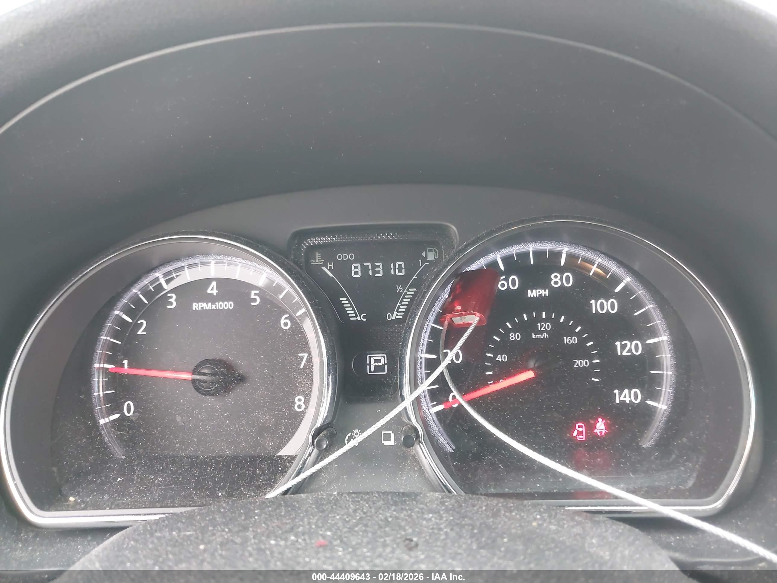 NISSAN VERSA image 7