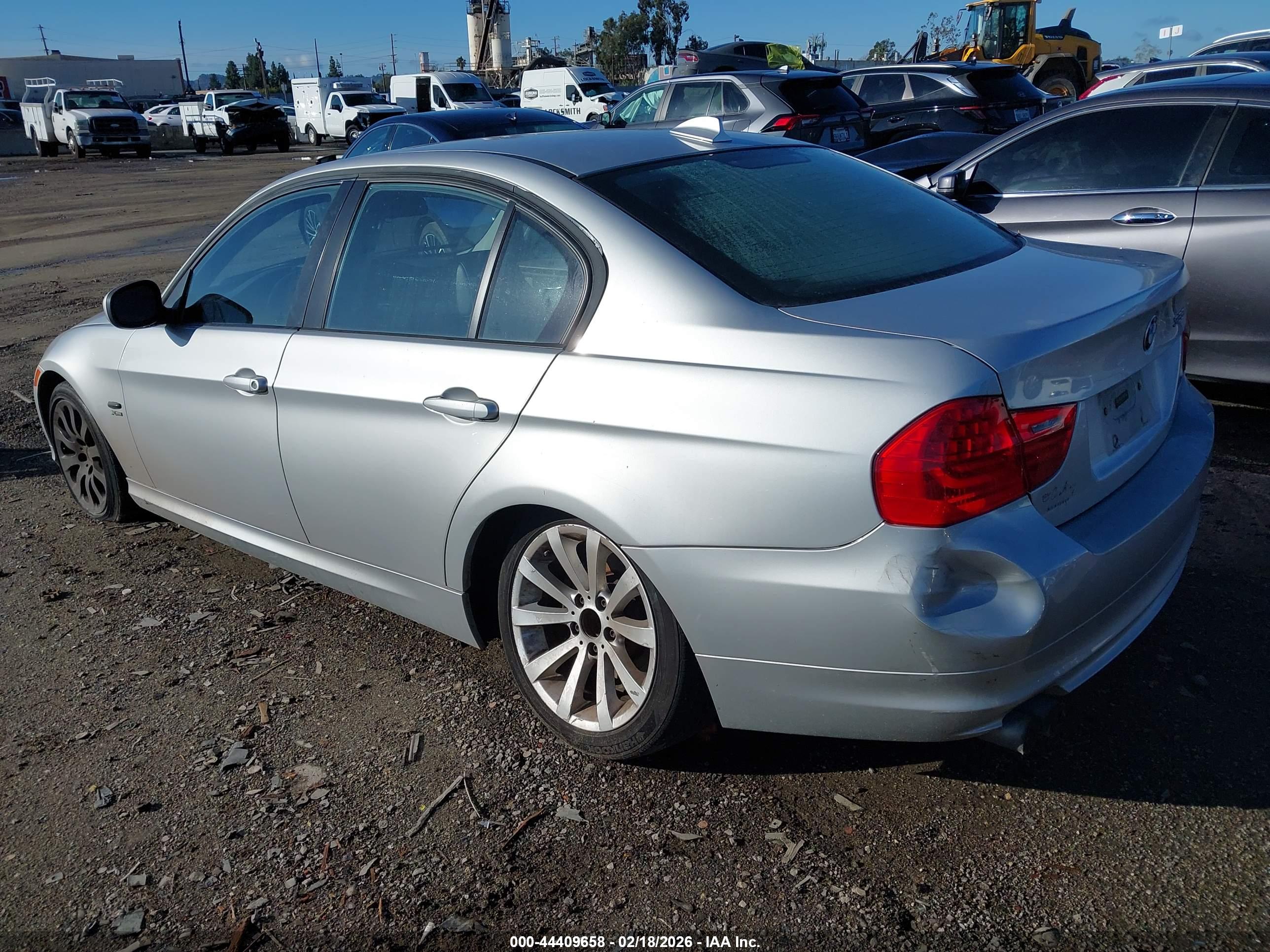 BMW 328I image 3