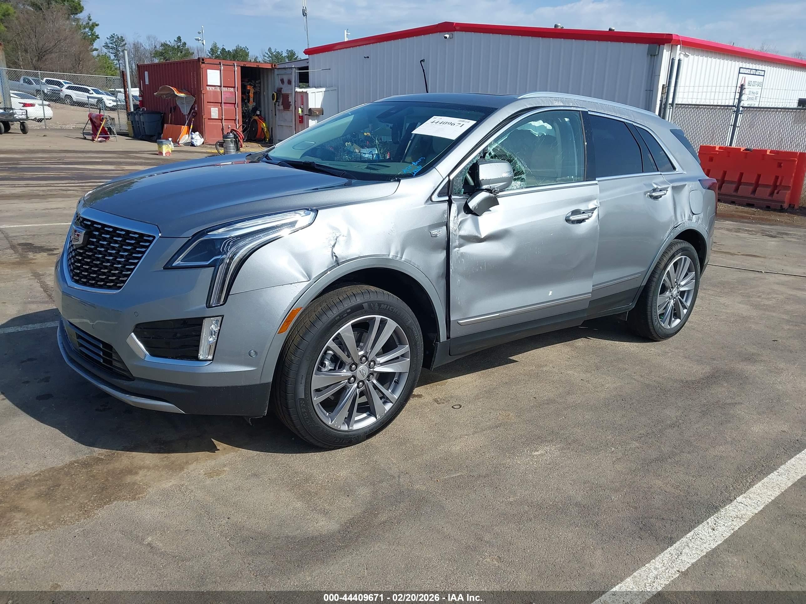 CADILLAC XT5 image 2