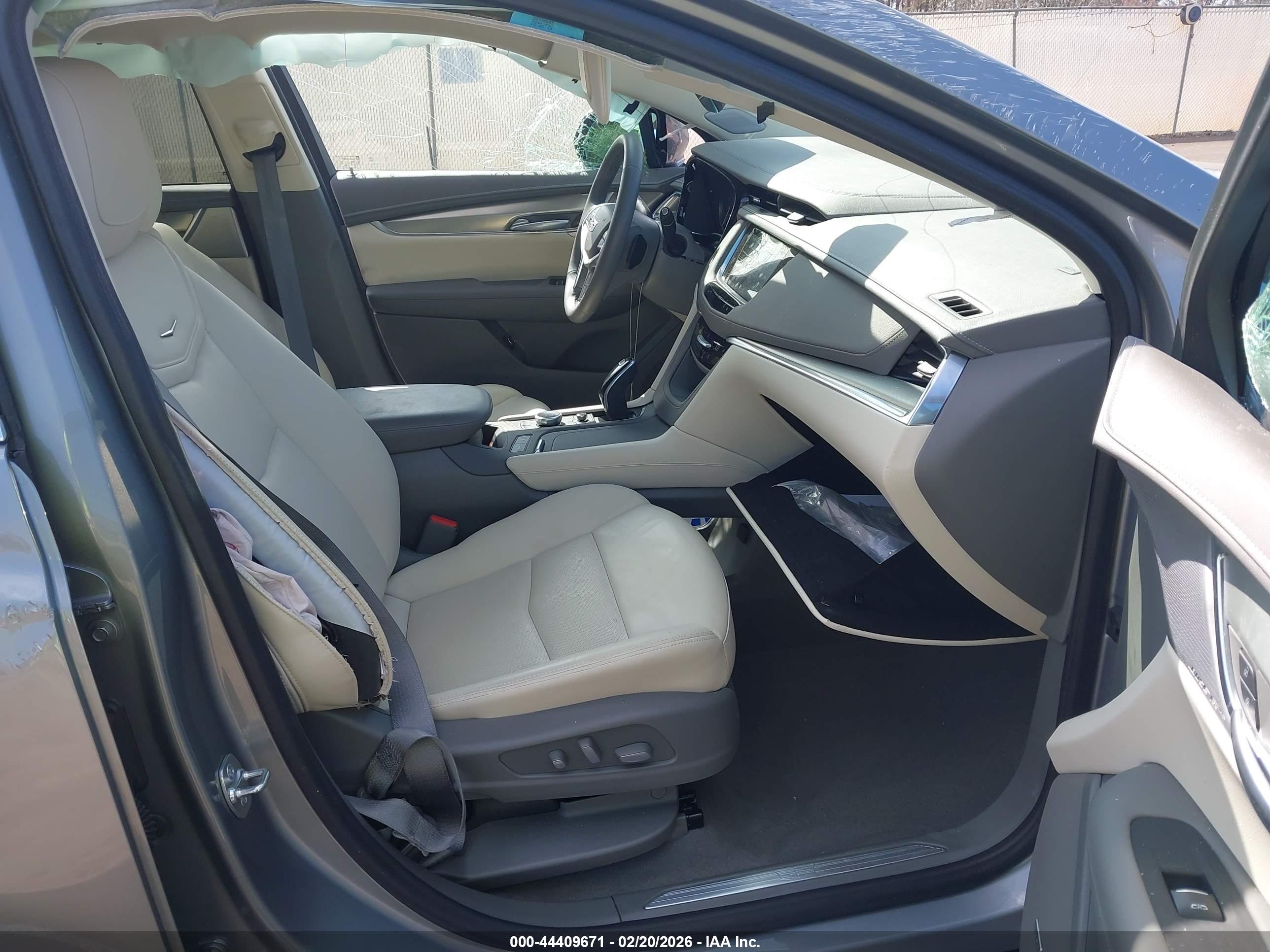 CADILLAC XT5 image 5