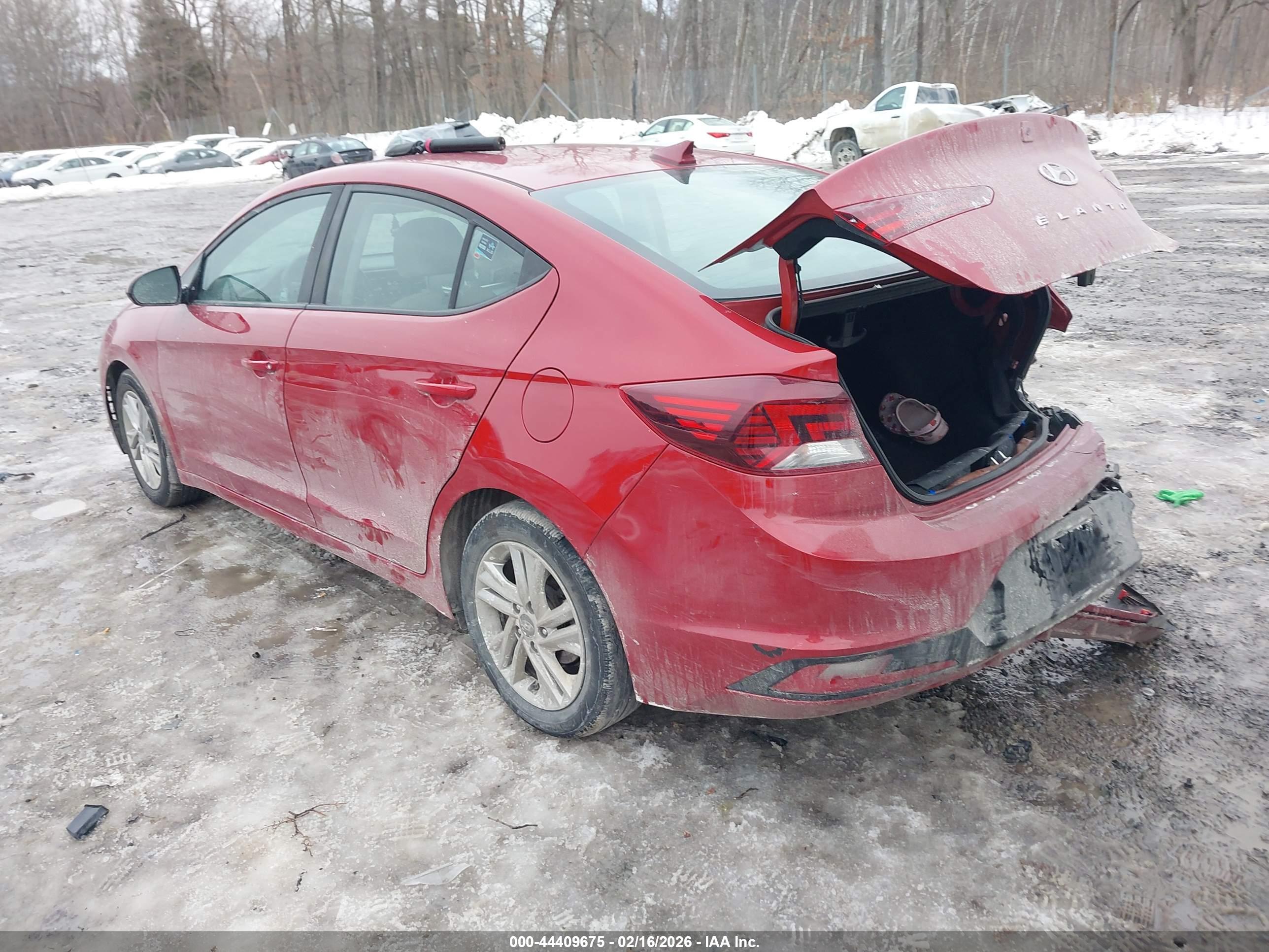 HYUNDAI ELANTRA image 3