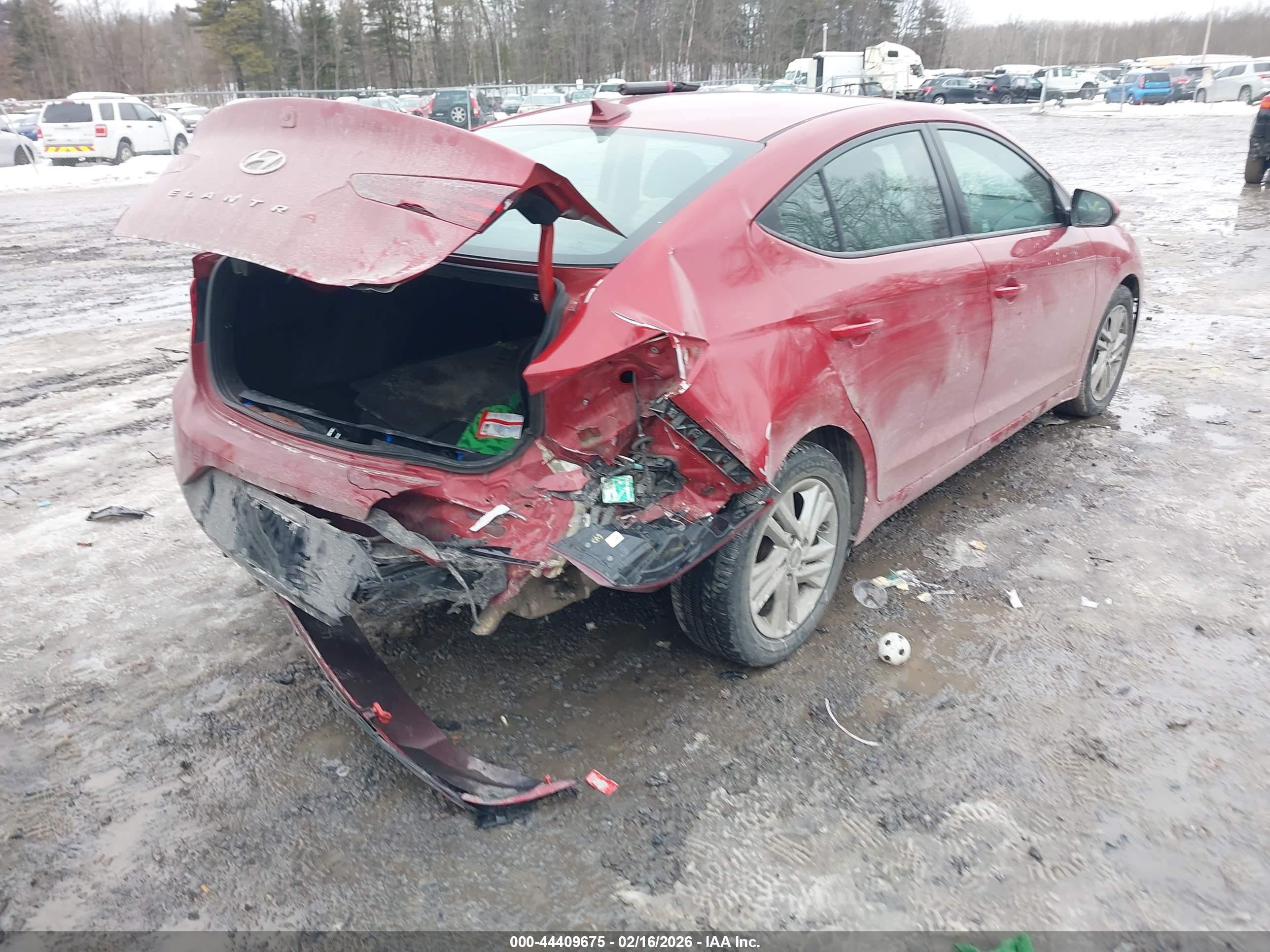 HYUNDAI ELANTRA image 4
