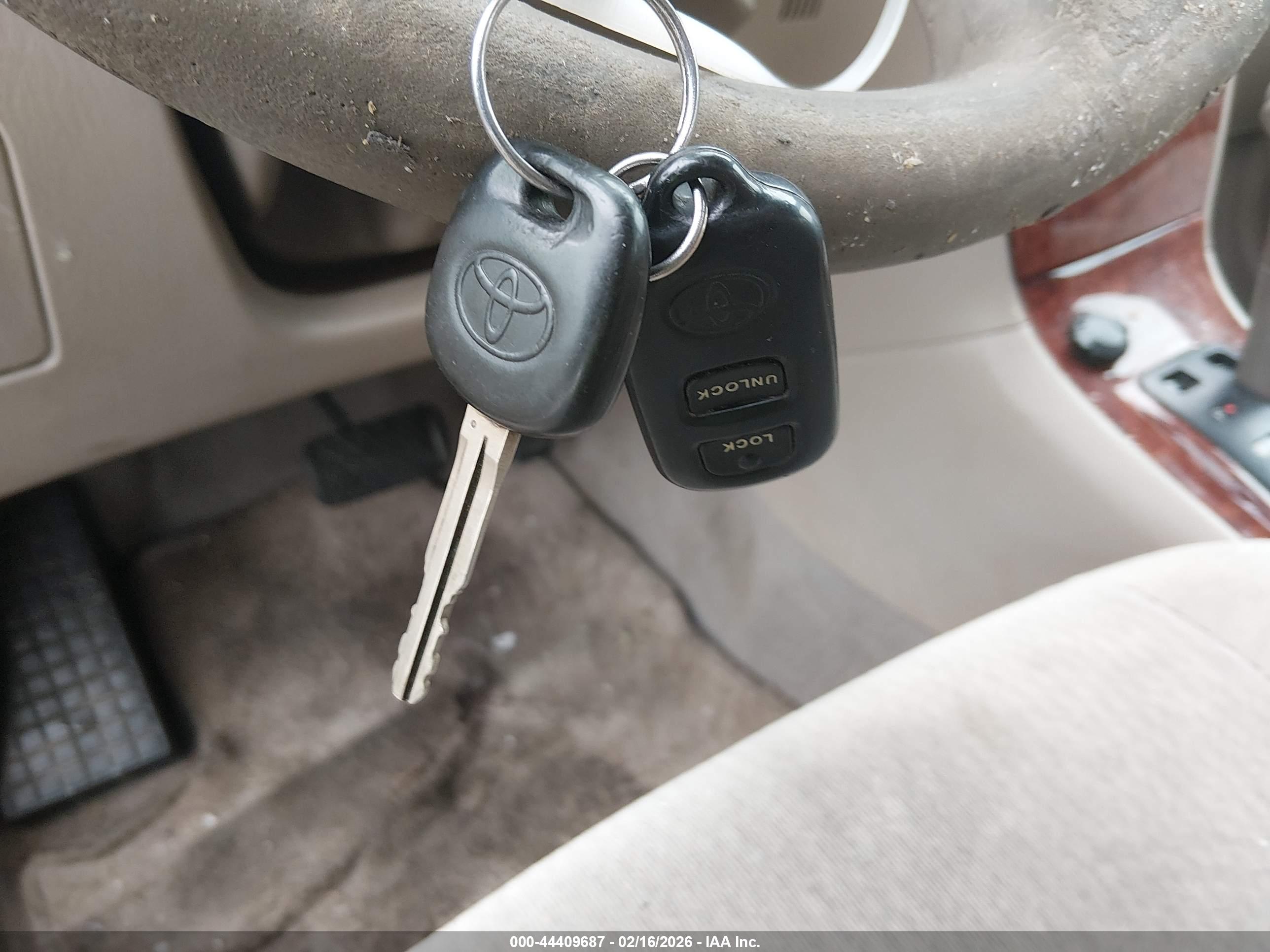 TOYOTA COROLLA image 11