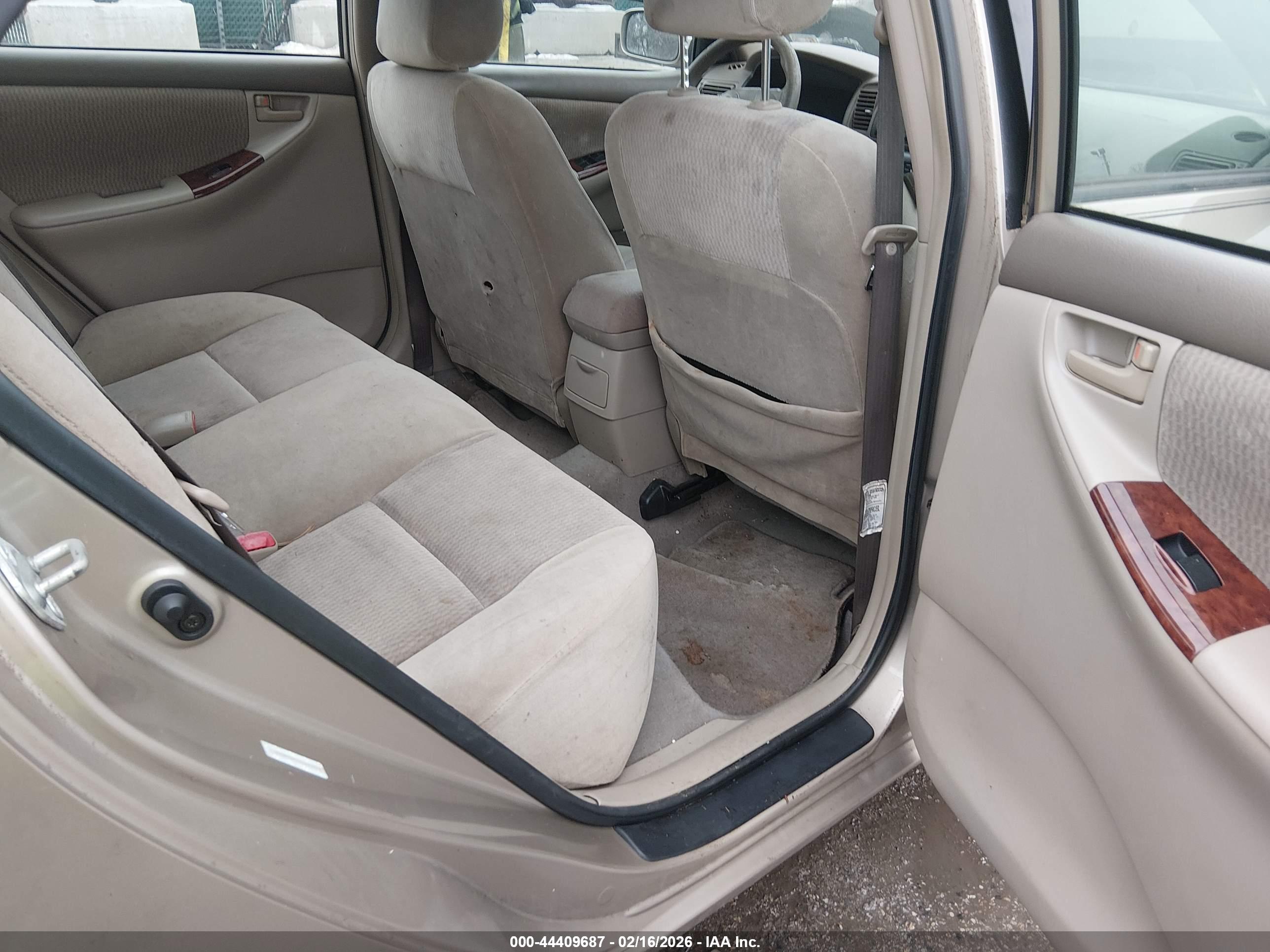 TOYOTA COROLLA image 8
