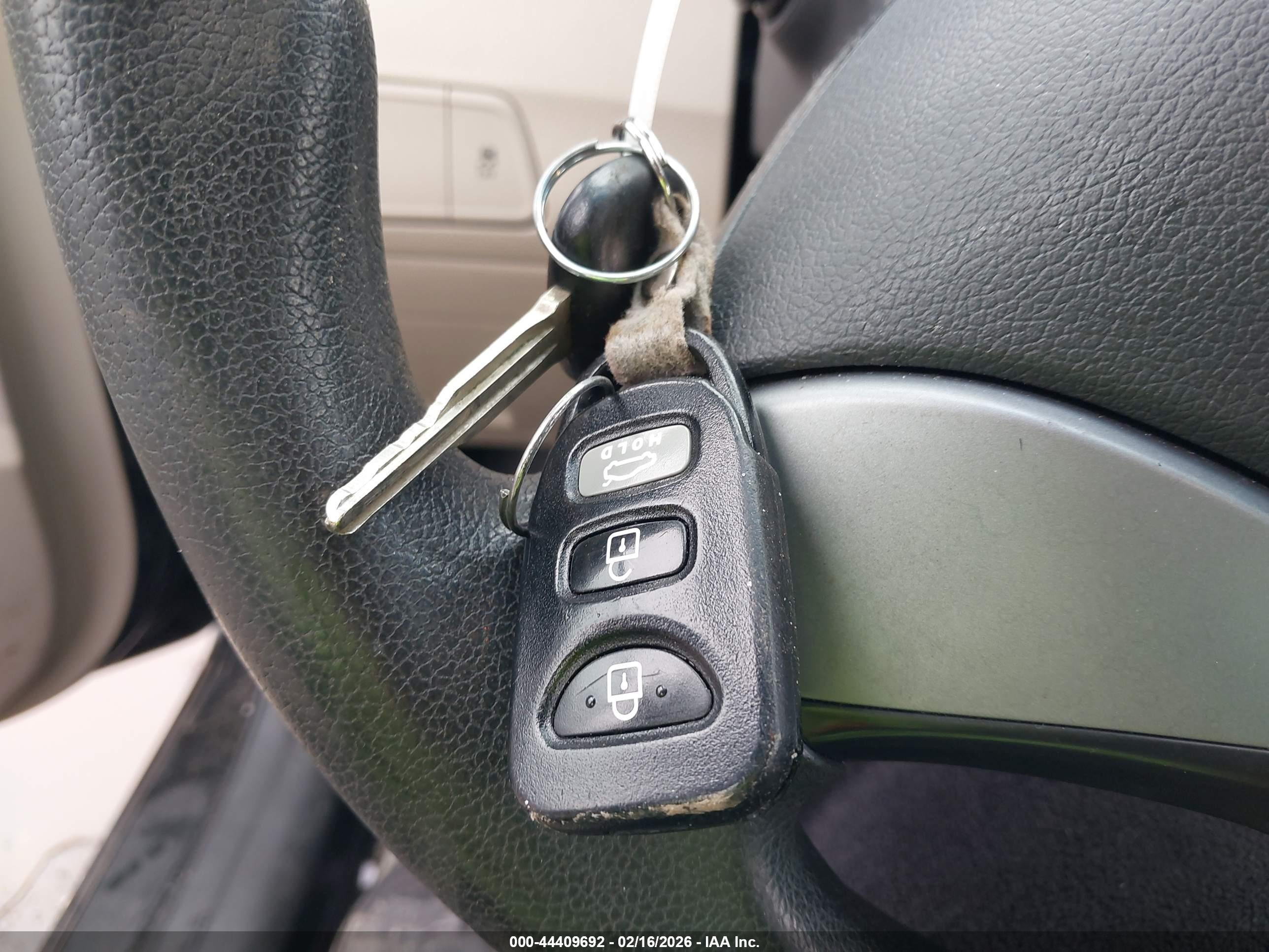 HYUNDAI ELANTRA image 11