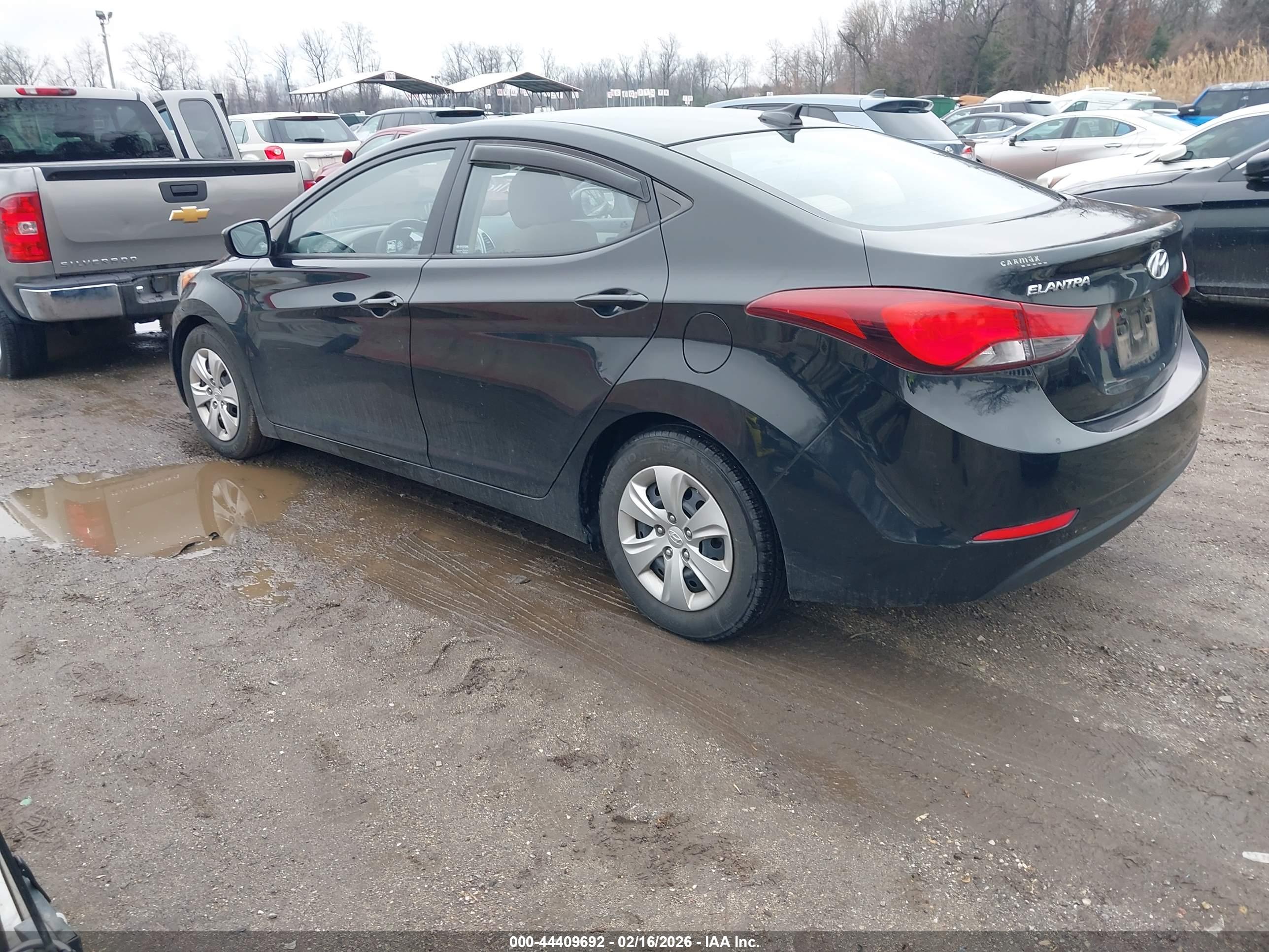 HYUNDAI ELANTRA image 3