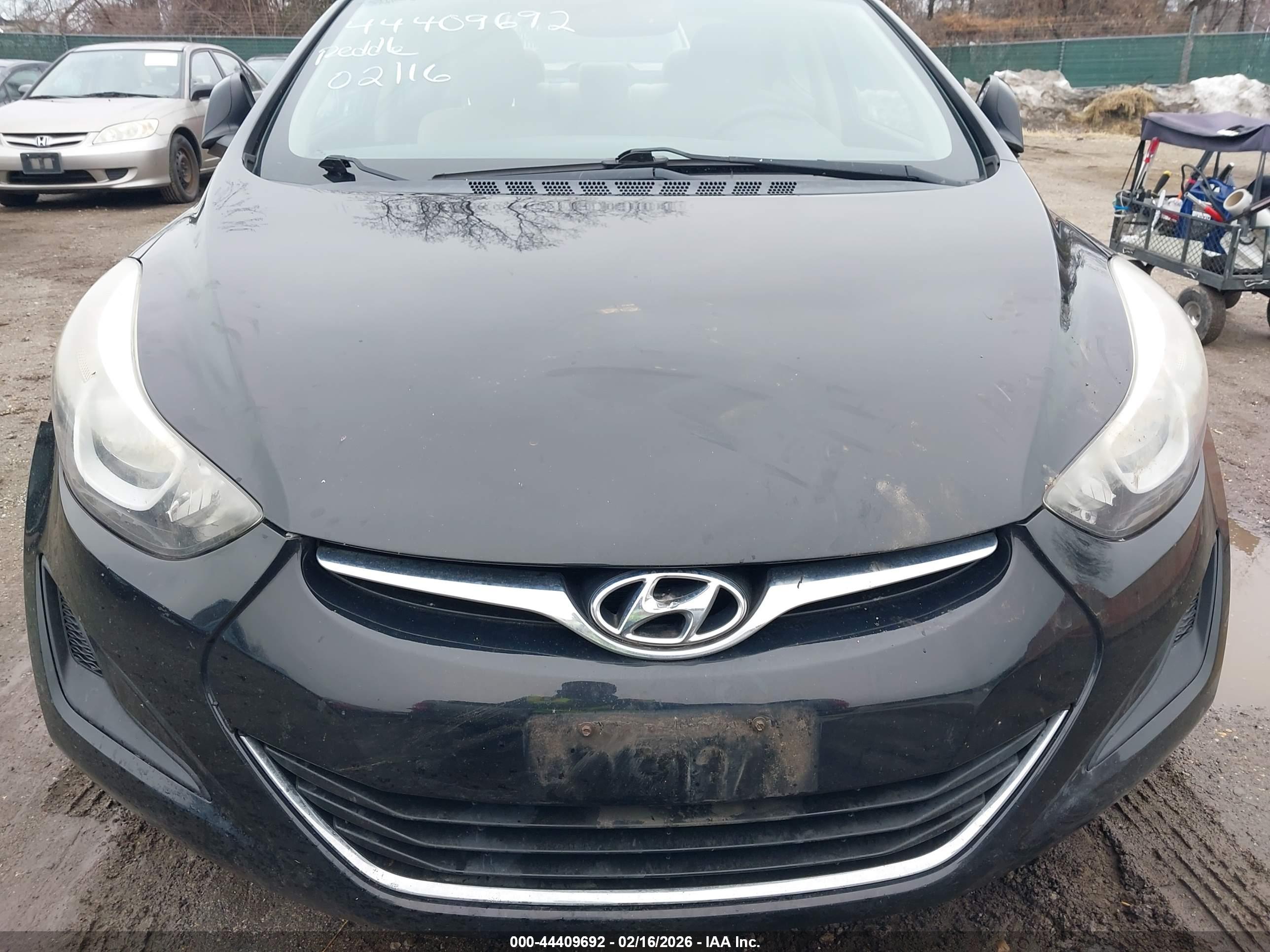 HYUNDAI ELANTRA image 6