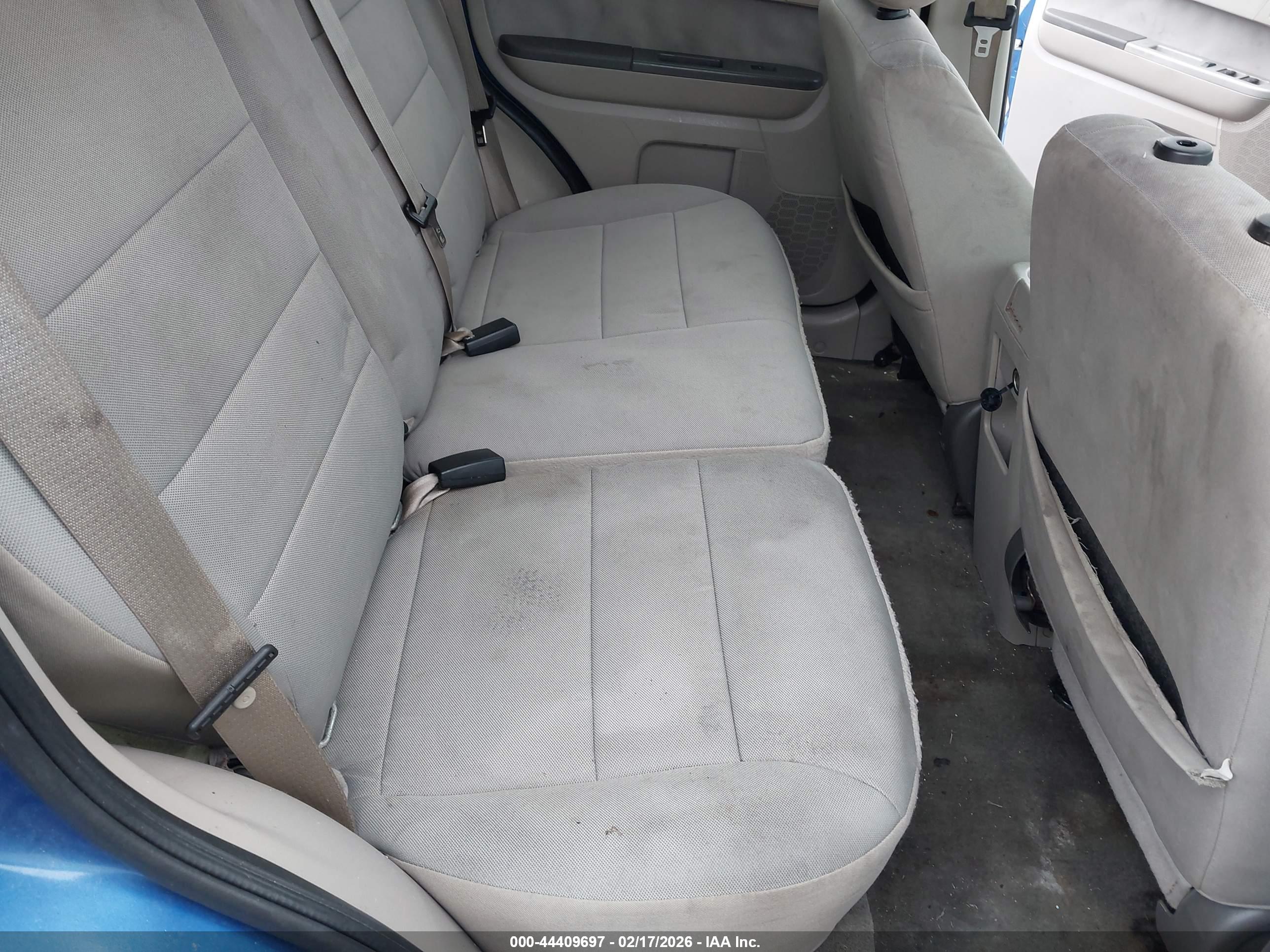 FORD ESCAPE image 8