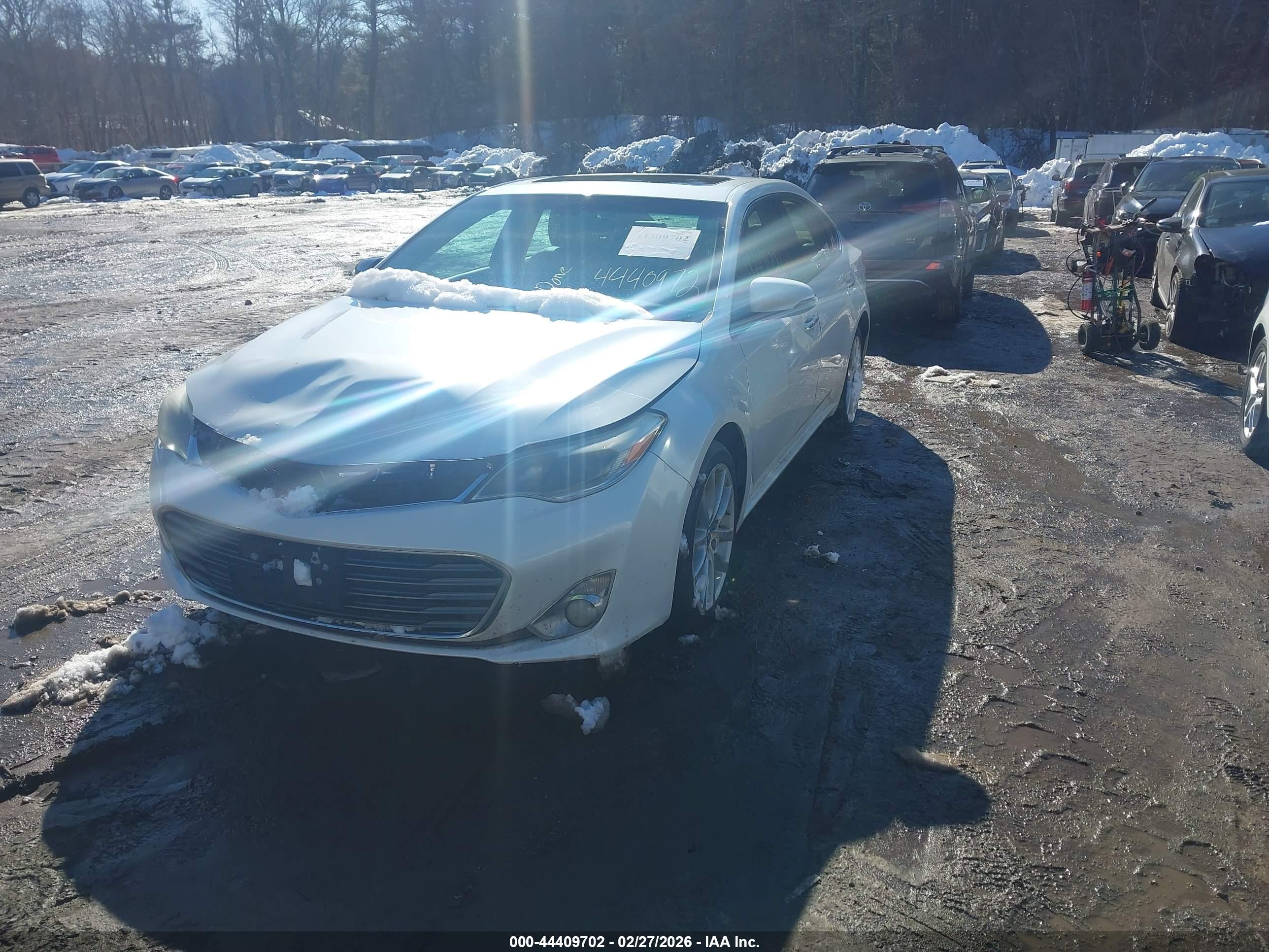 TOYOTA AVALON image 2