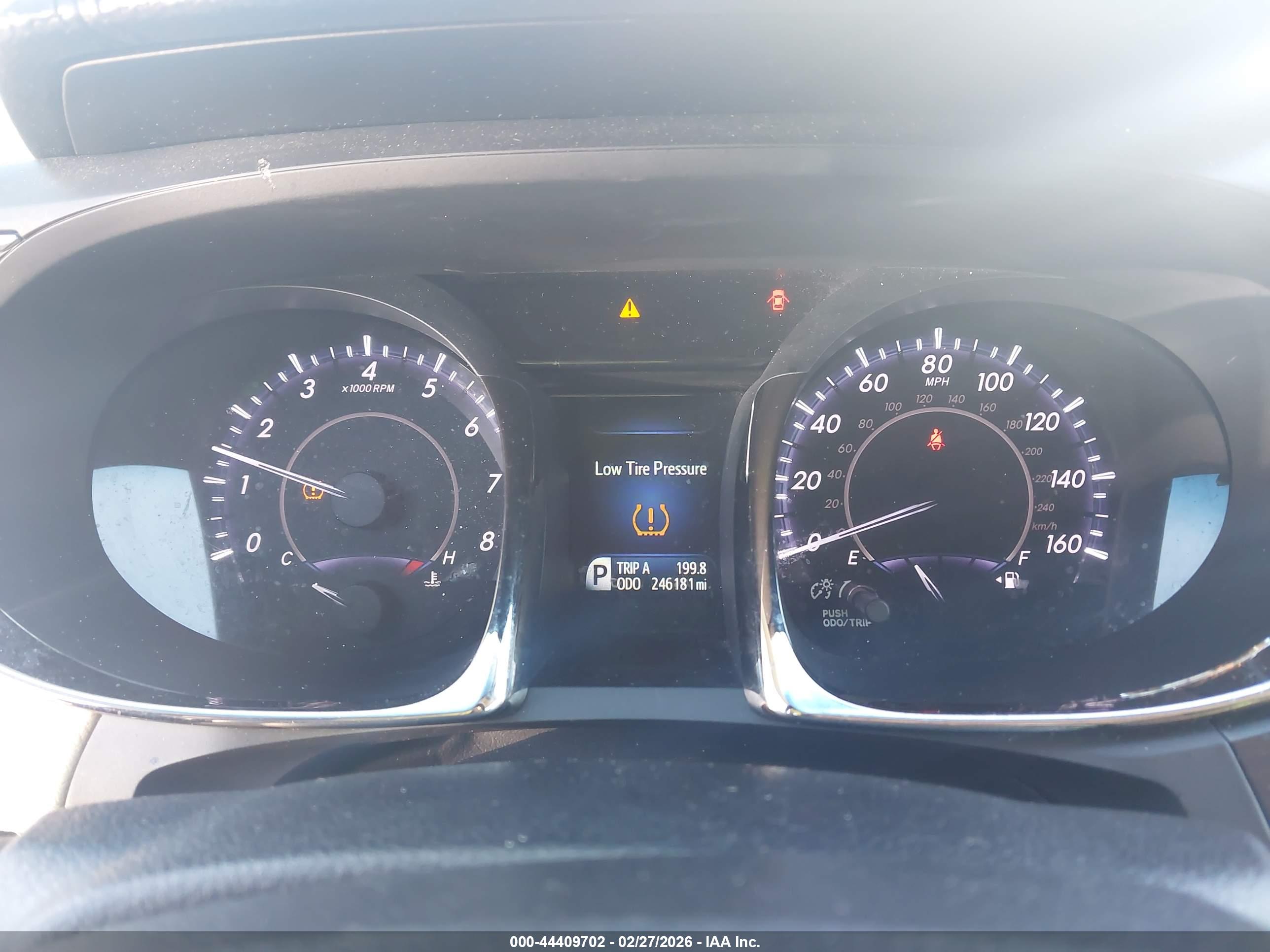 TOYOTA AVALON image 7