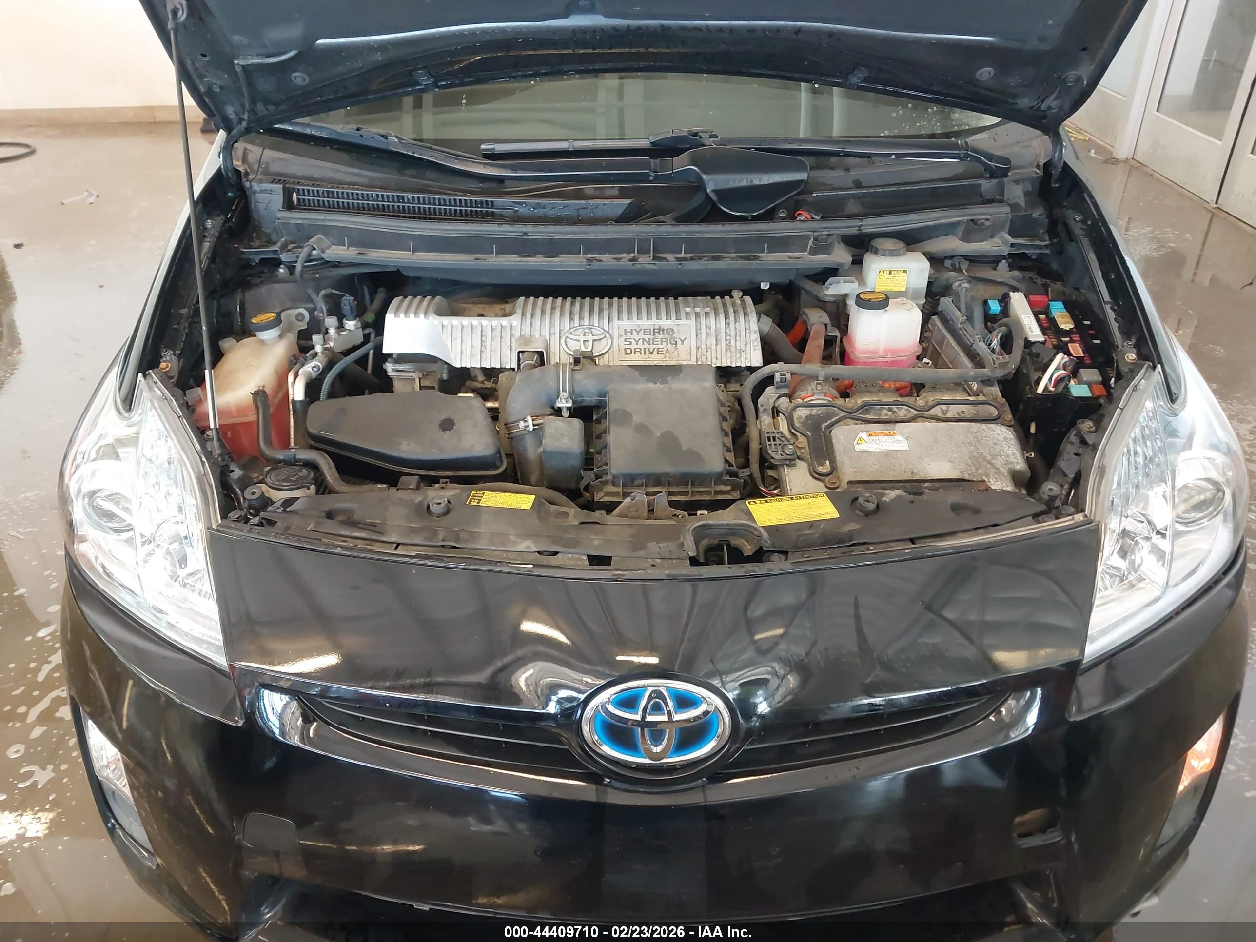 TOYOTA PRIUS image 10