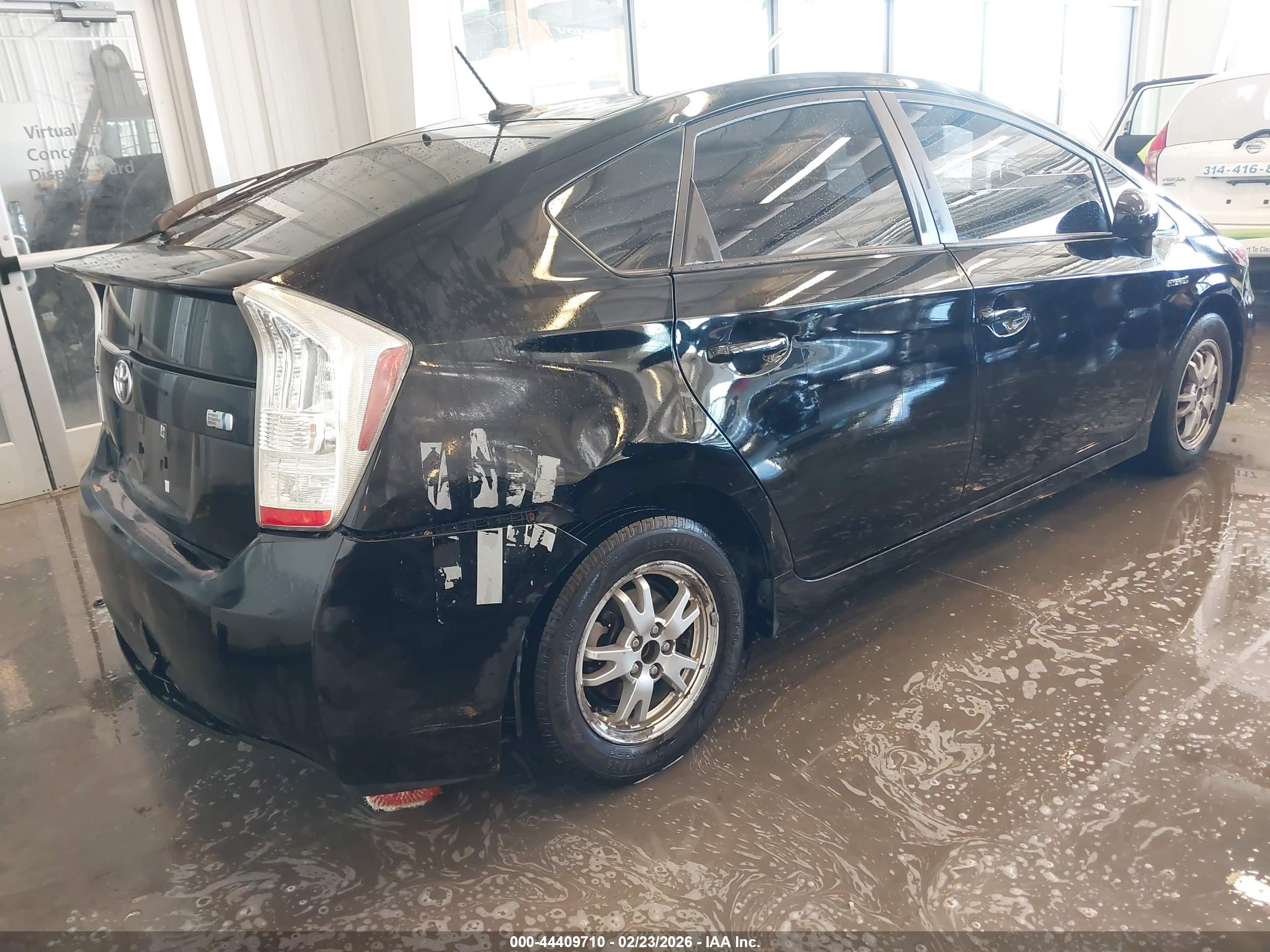TOYOTA PRIUS image 4