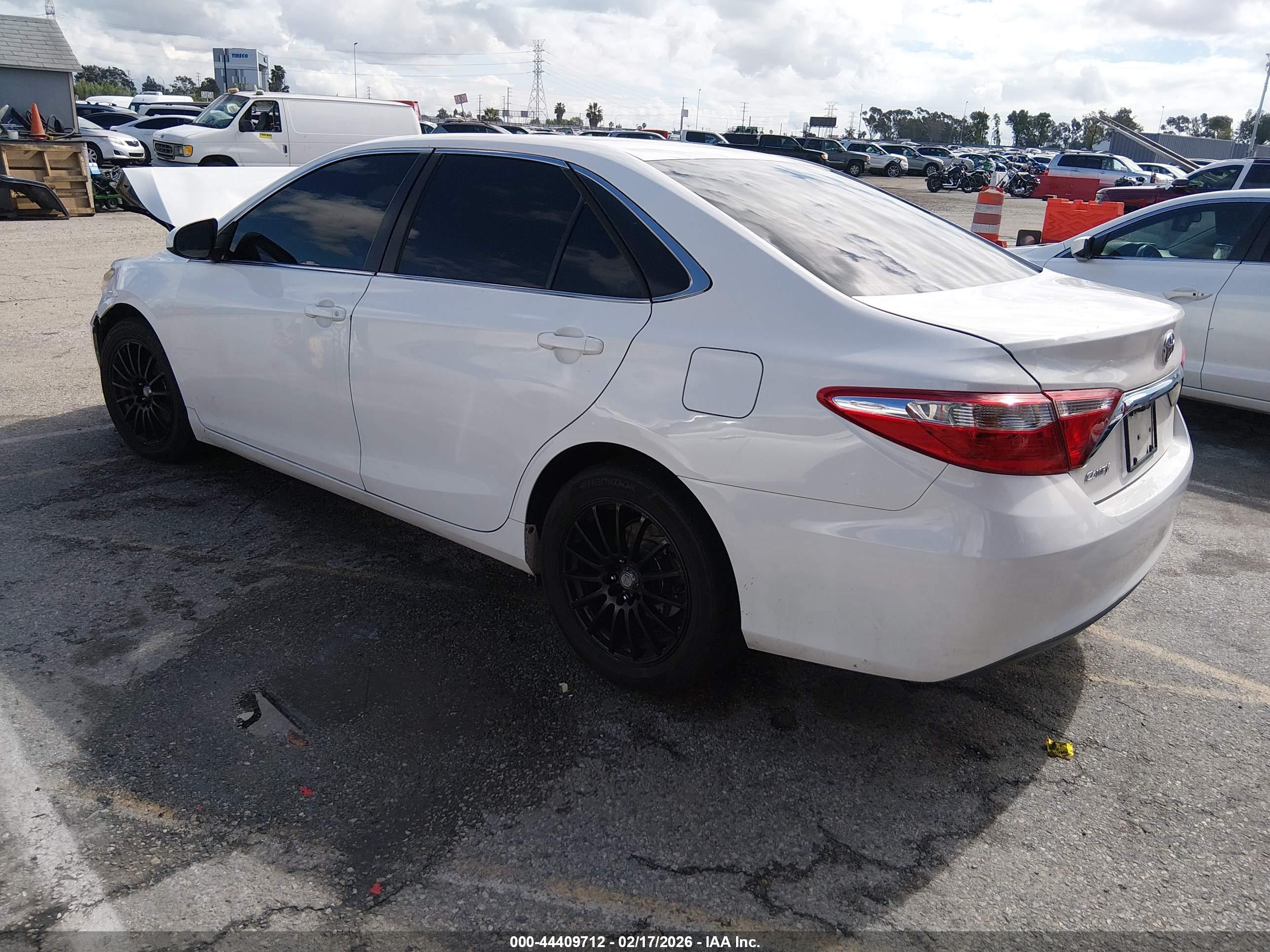 TOYOTA CAMRY image 3