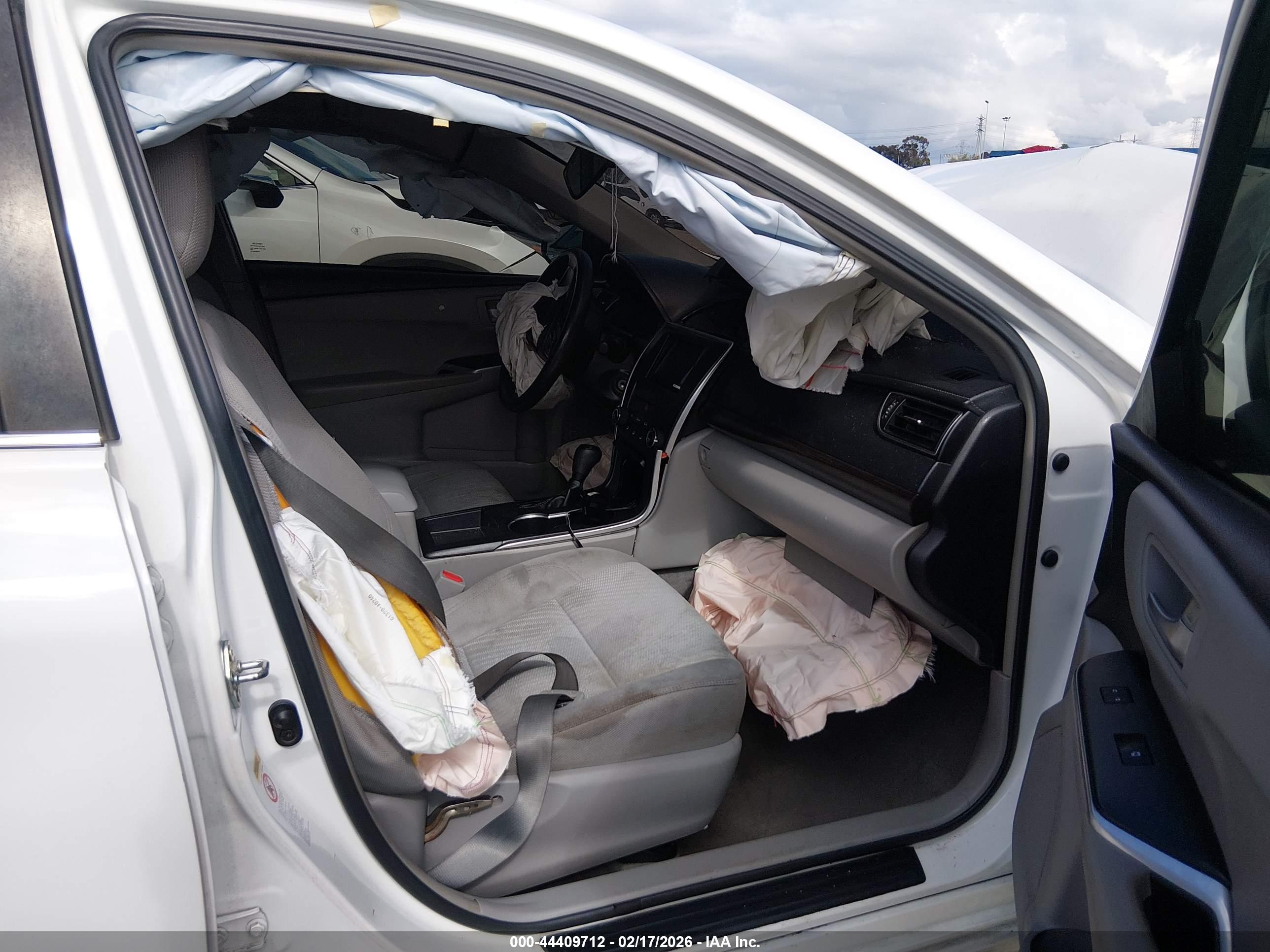 TOYOTA CAMRY image 5