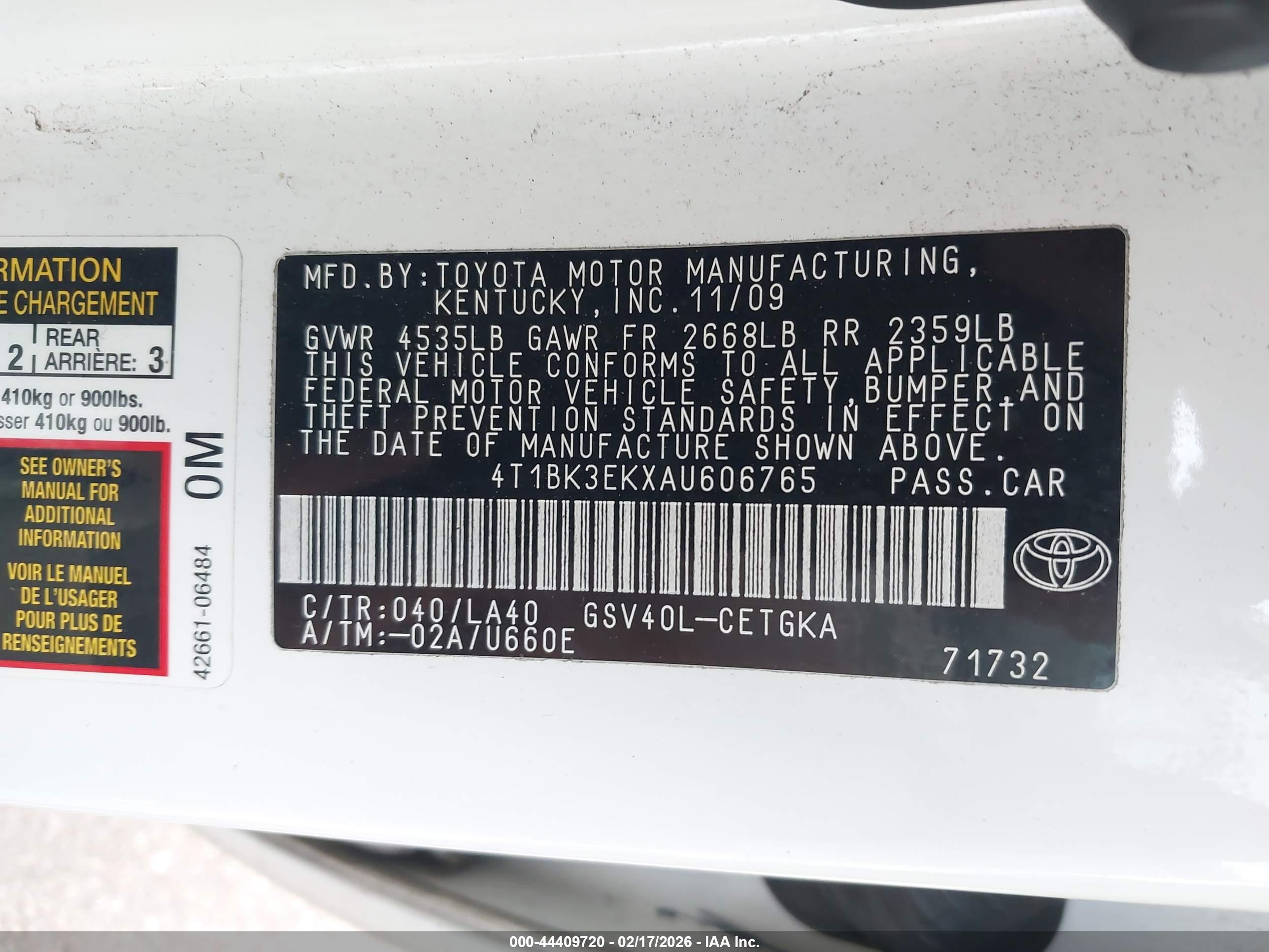TOYOTA CAMRY image 9