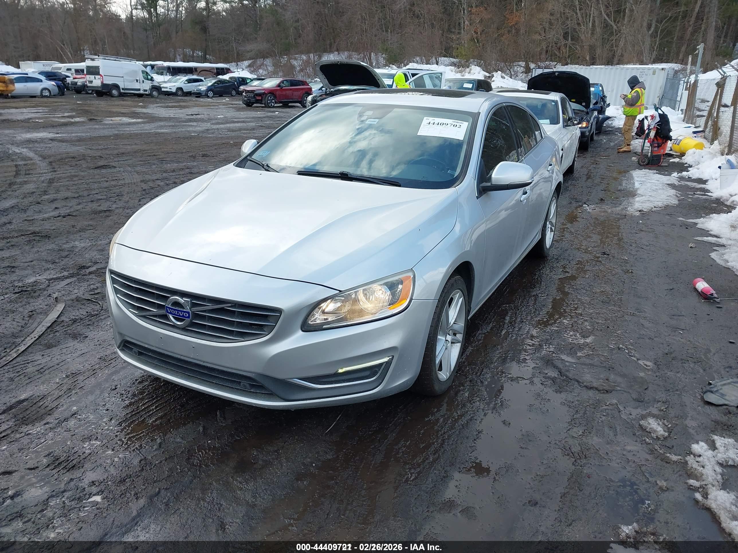 VOLVO S60 image 2