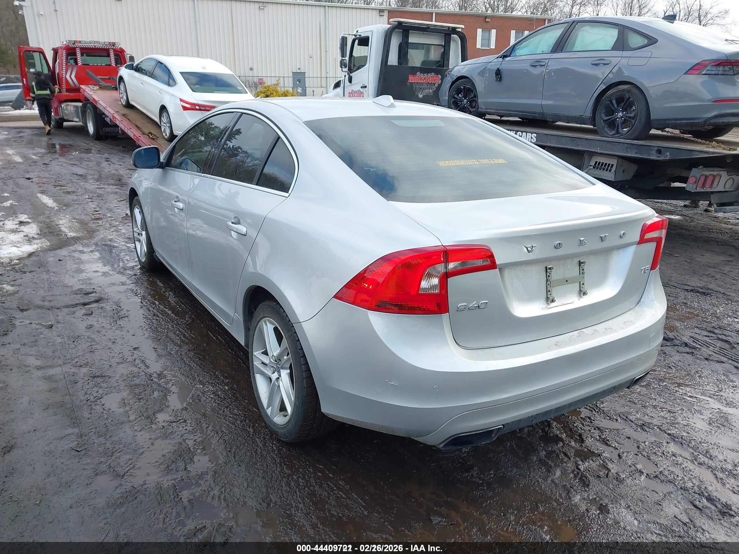 VOLVO S60 image 3