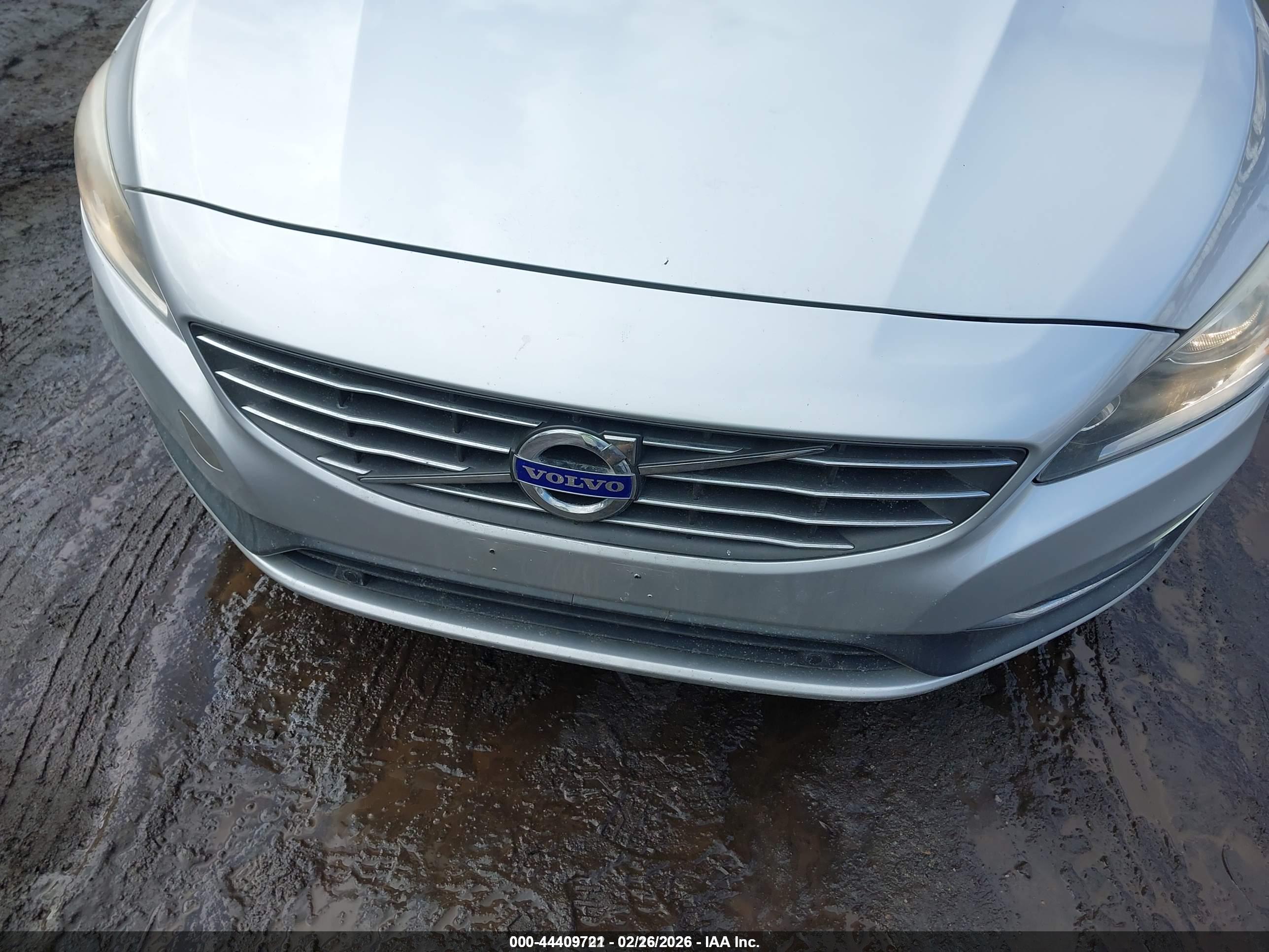 VOLVO S60 image 6