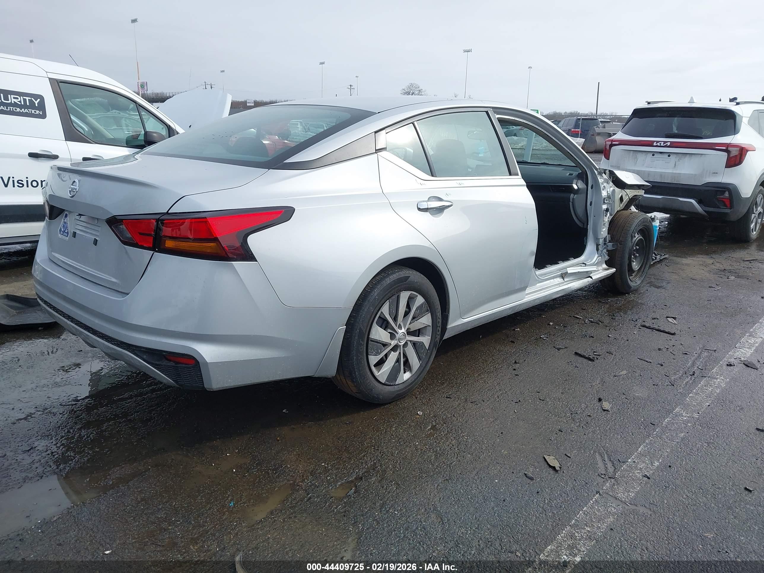 NISSAN ALTIMA image 4