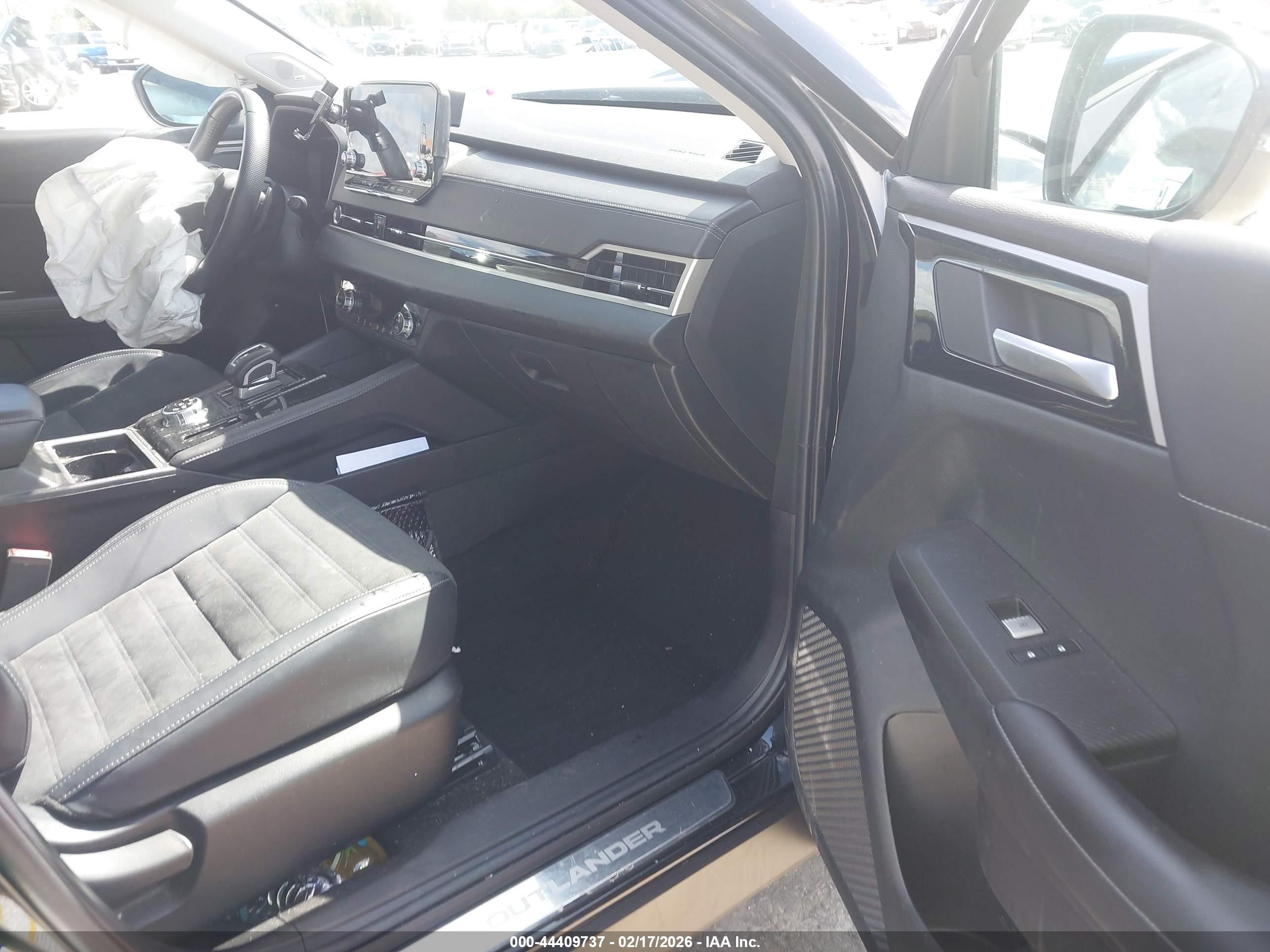 MITSUBISHI OUTLANDER image 5