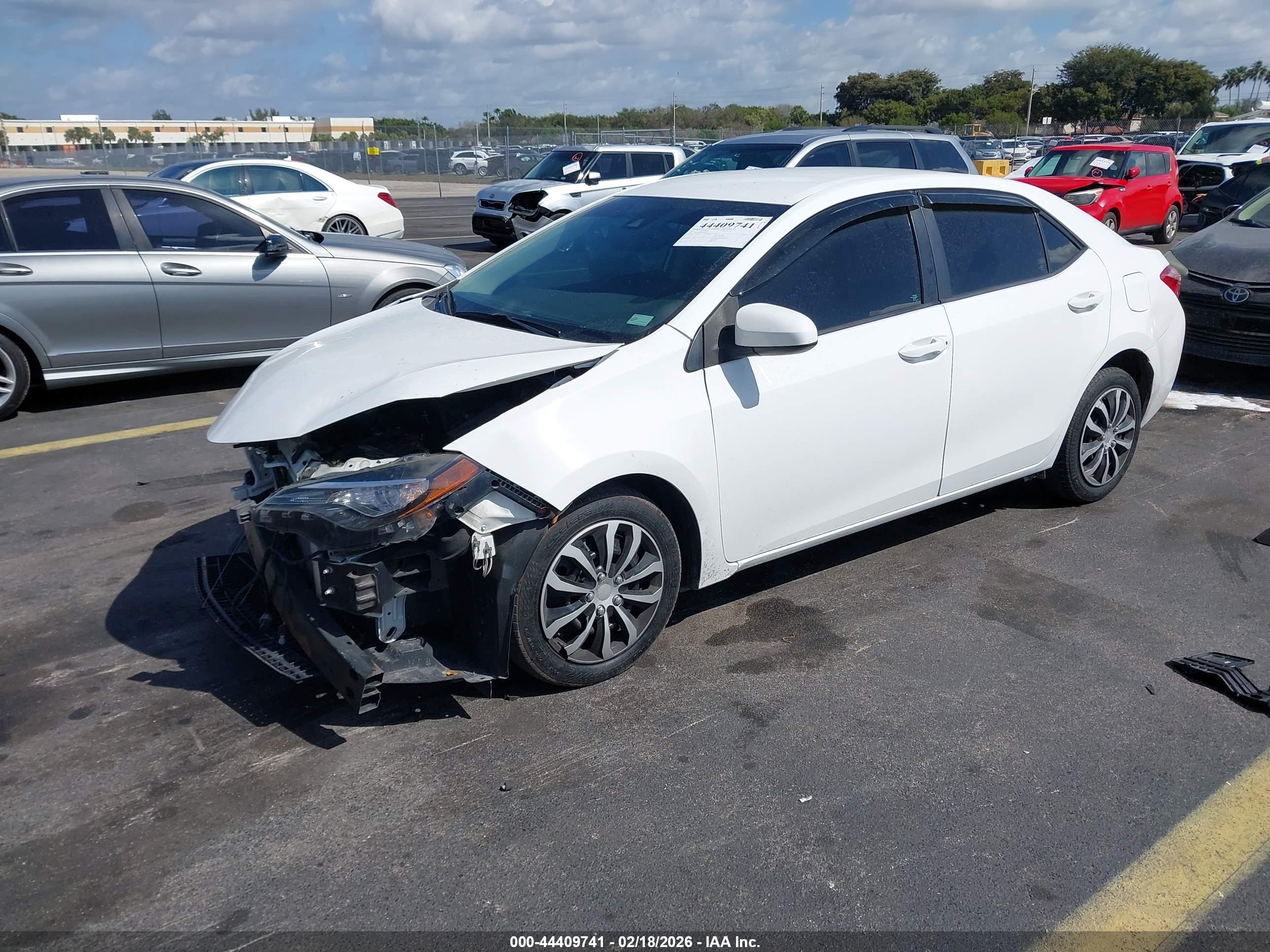 TOYOTA COROLLA image 2