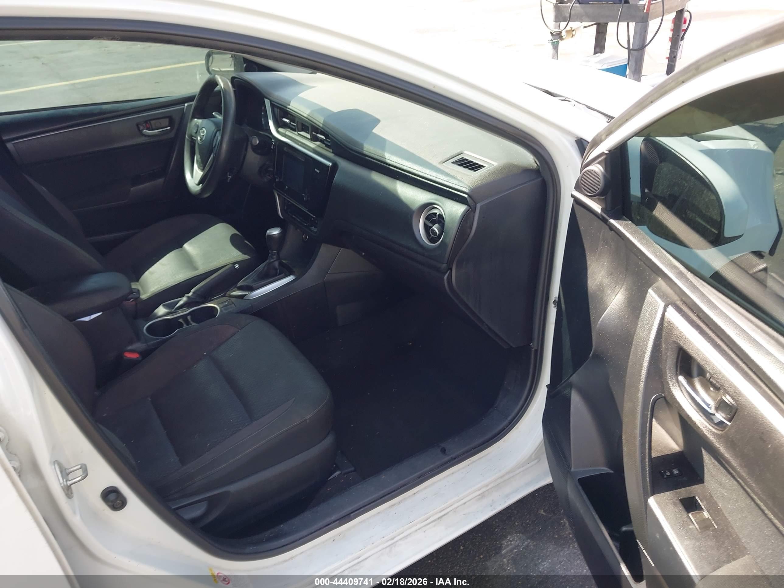 TOYOTA COROLLA image 5