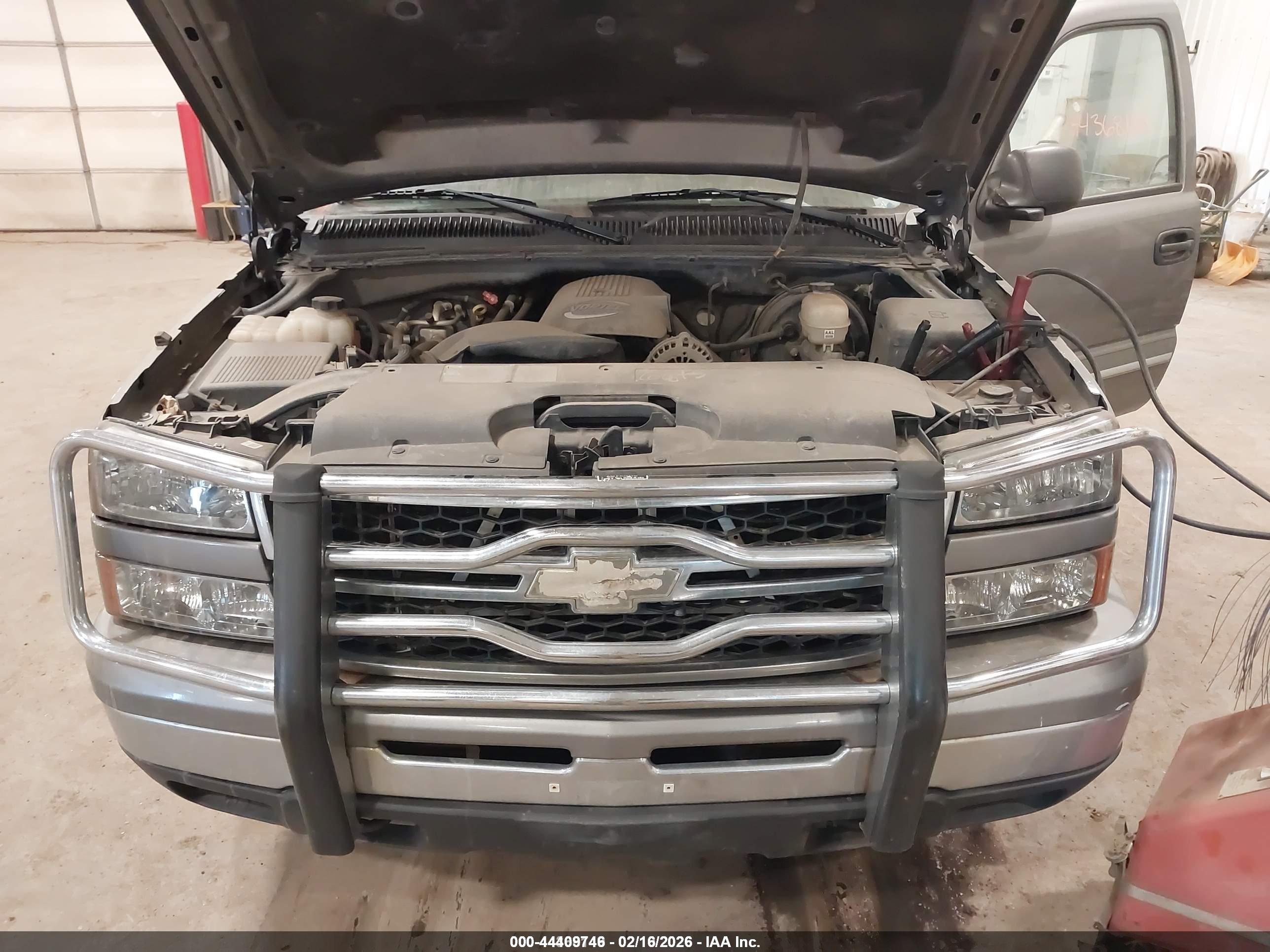 CHEVROLET SILVERADO image 10