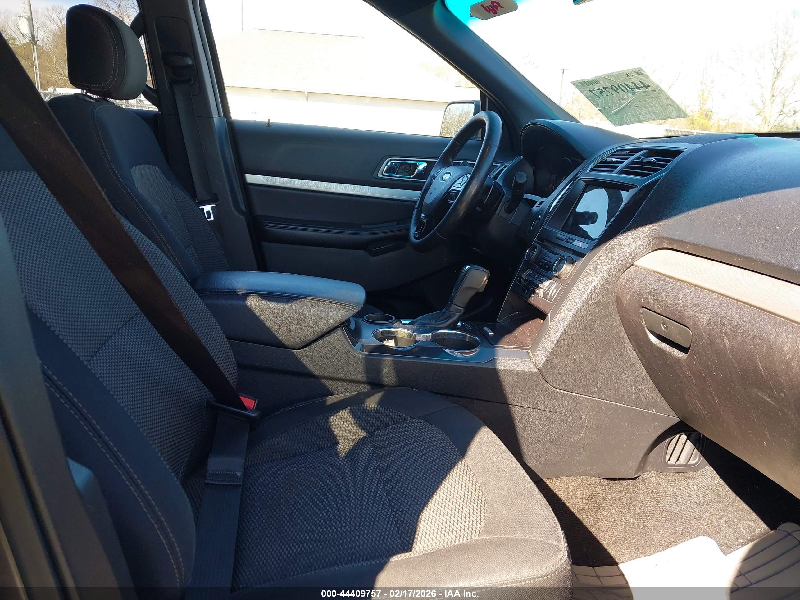 FORD EXPLORER image 5